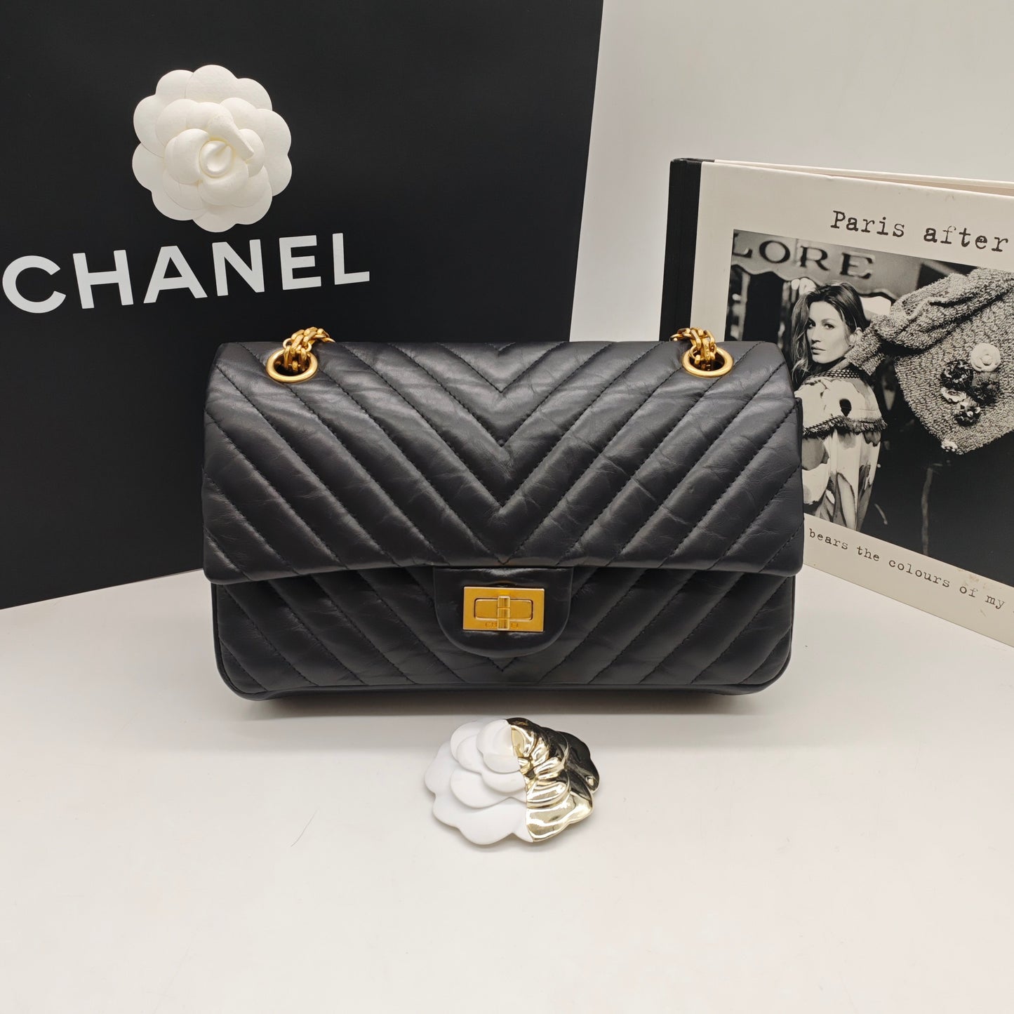 Chanel - 2.55 Reissue Small Flap Bag - Calfskin leather - Black - (Small)