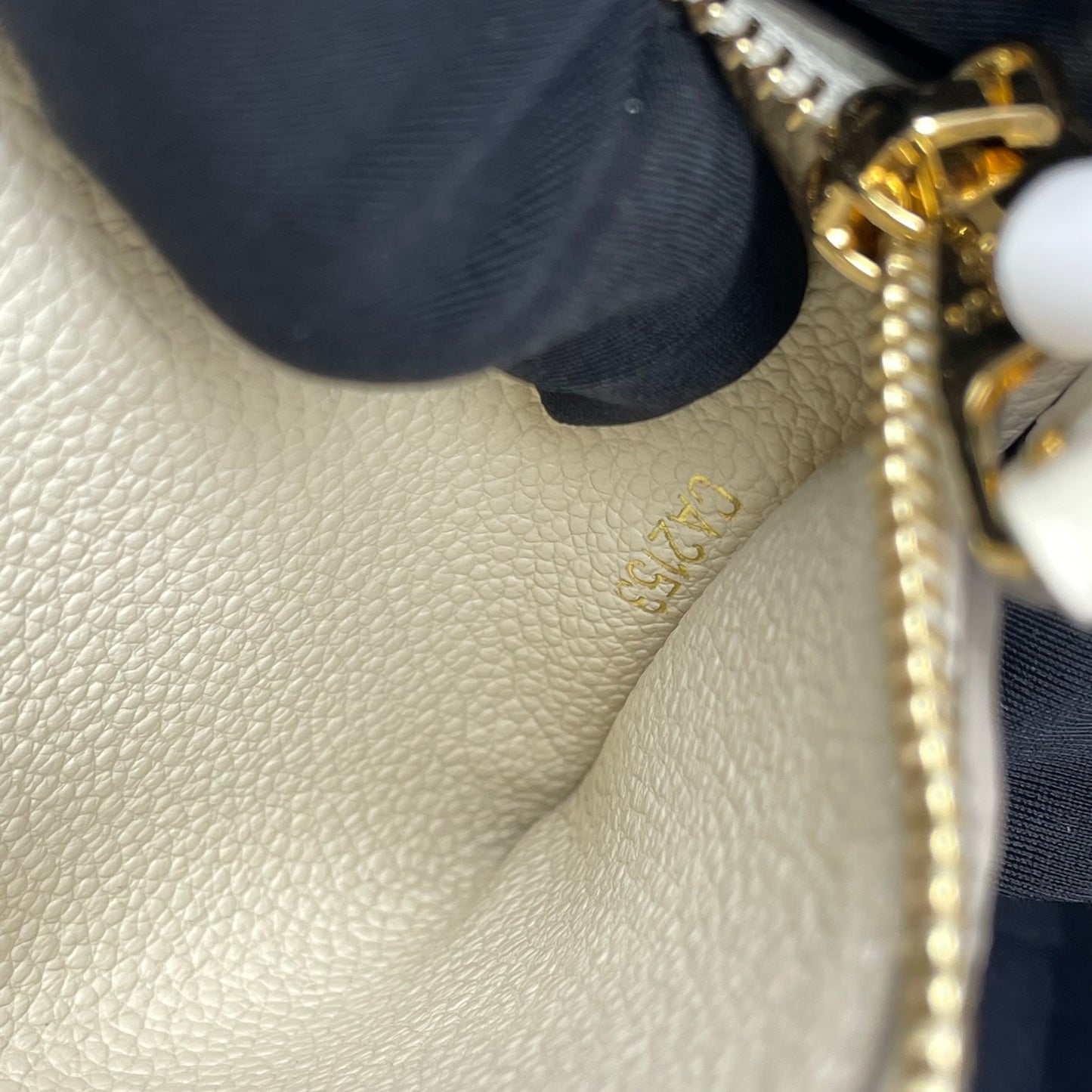 Louis Vuitton - Portefeuille Sarah (Two-in-one functionality) - Monogram Empreinte leather - White - (medium)