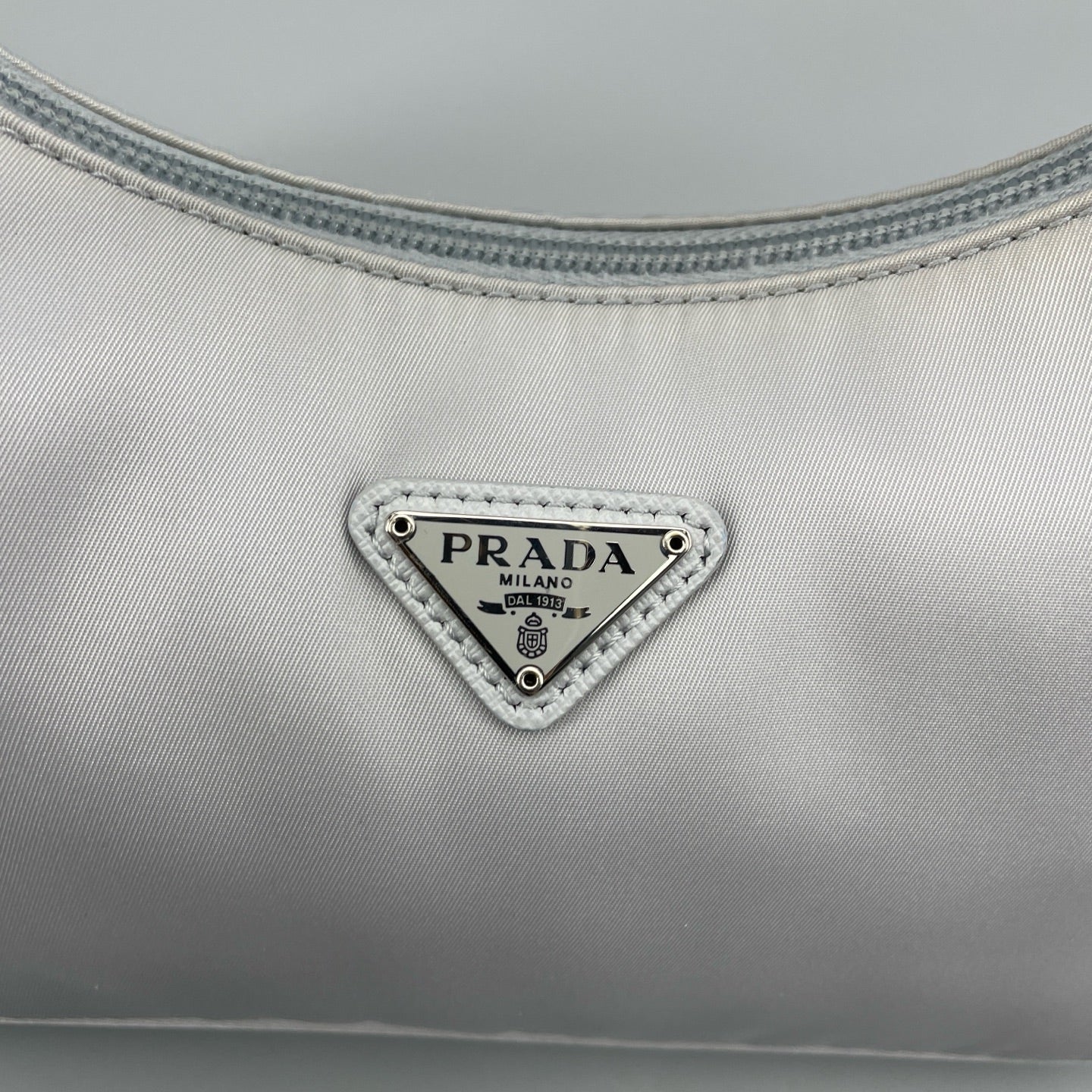 Prada - Re-Edition 2000 Hobo - Nylon with Saffiano leather trim - Grey - (mini)