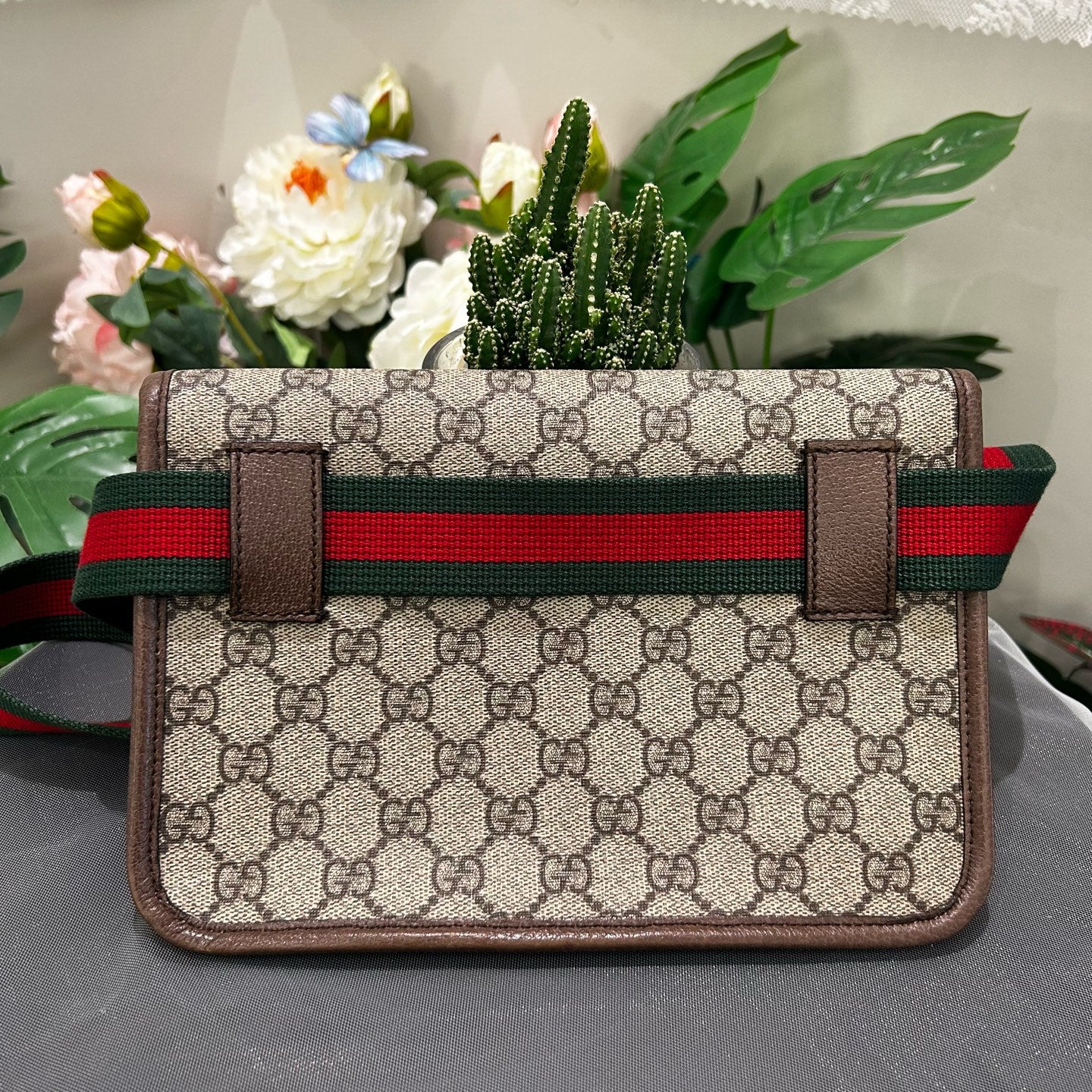 Gucci - Tiger Head Belt Bag - GG Supreme Canvas with Leather Trim - Beige and Brown with Red and Green Web - (small)