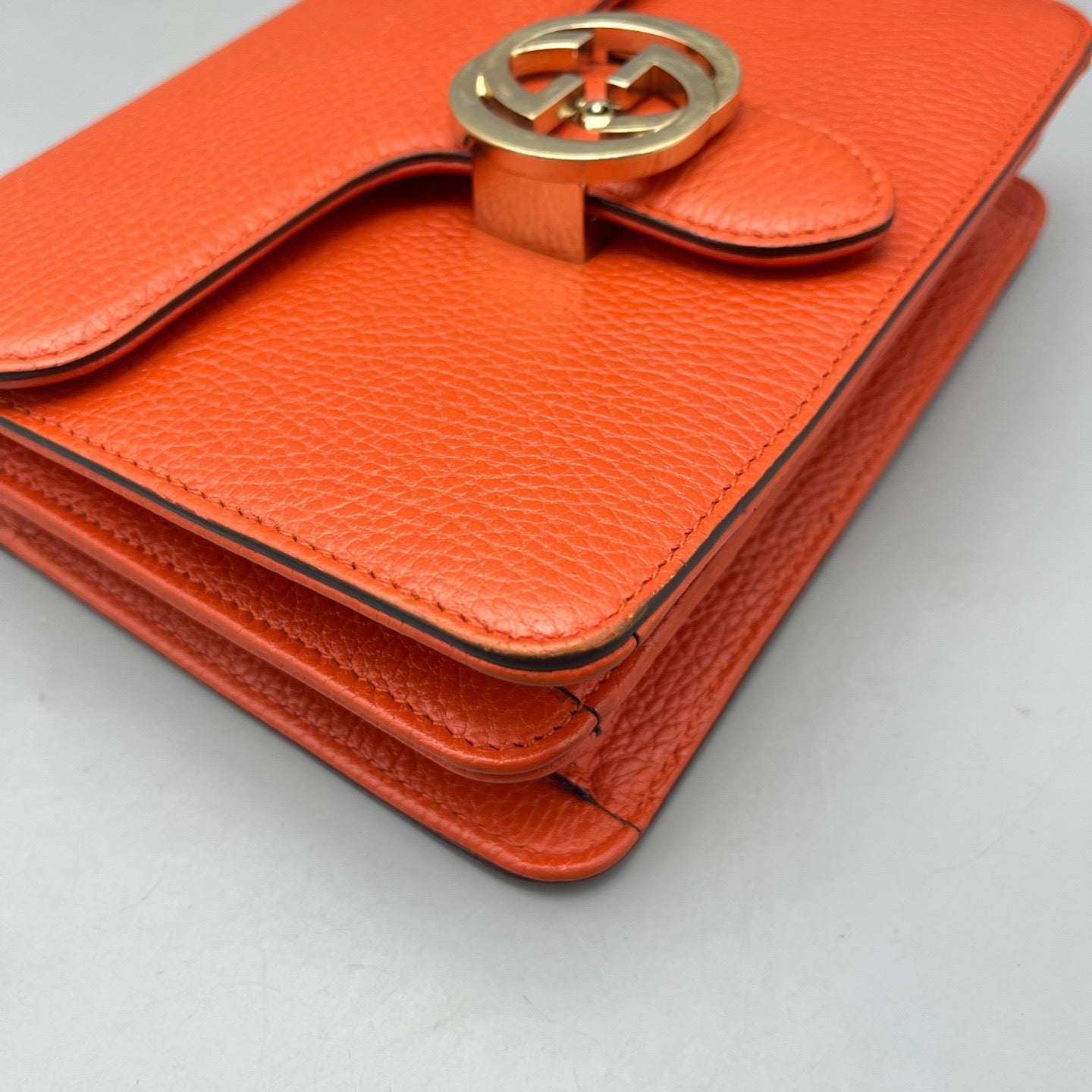 Gucci - Interlocking G Accordion Flap Bag - Grained leather - Orange - (Small)