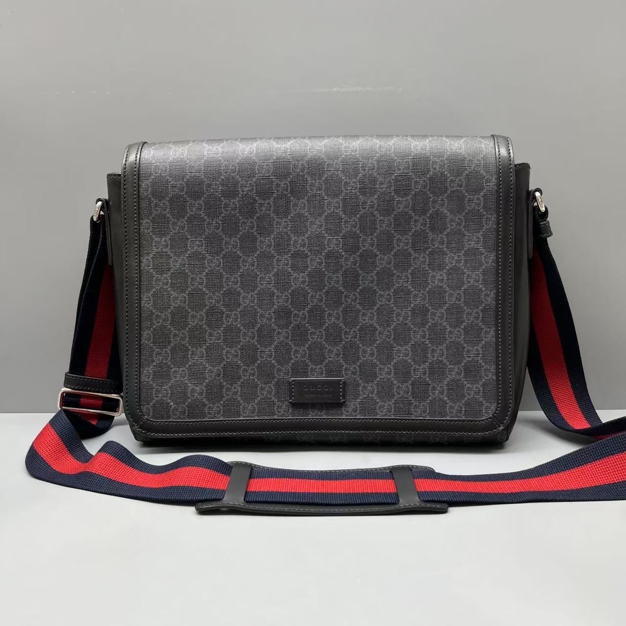 Gucci - GG Supreme Messenger Bag - GG Supreme canvas with leather trim - Black - (medium)