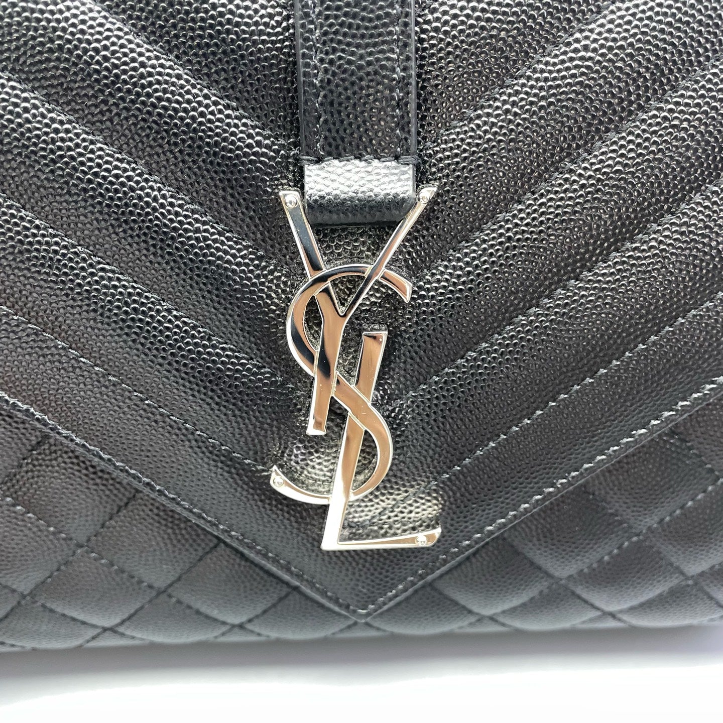 Saint Laurent - Envelope Bag Medium - Grained de Poudre Embossed Leather - Black - (medium)