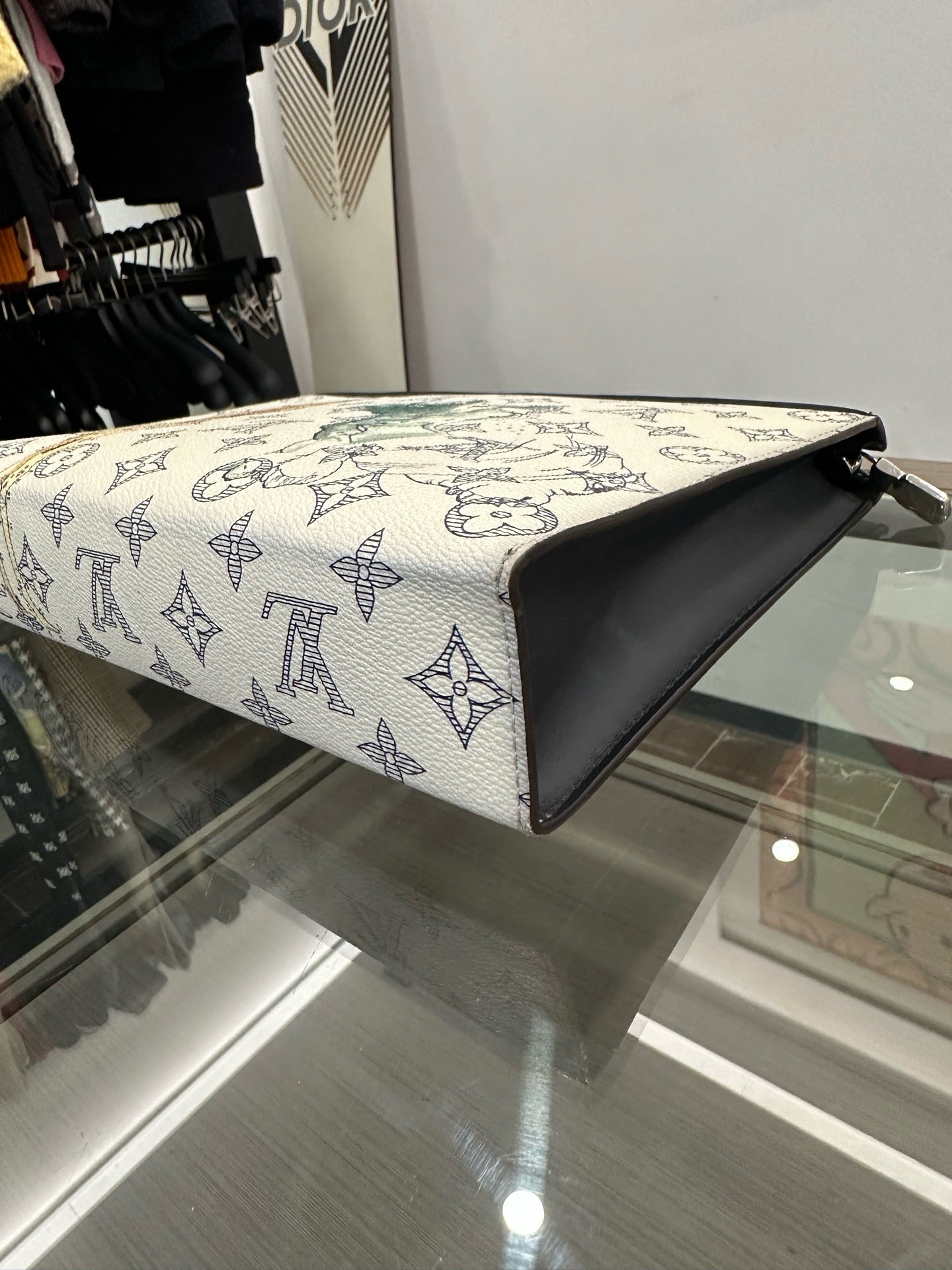 Louis Vuitton - Pochette Toiletry 27 Chapman Brothers Limited Edition - Coated canvas with leather trim - White - (Large)