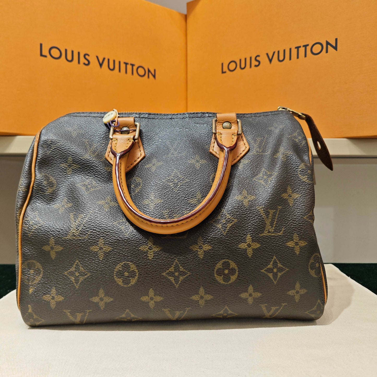 Louis Vuitton - Speedy 25 - Monogram coated canvas with Vachetta leather trim - Brown - (Small)