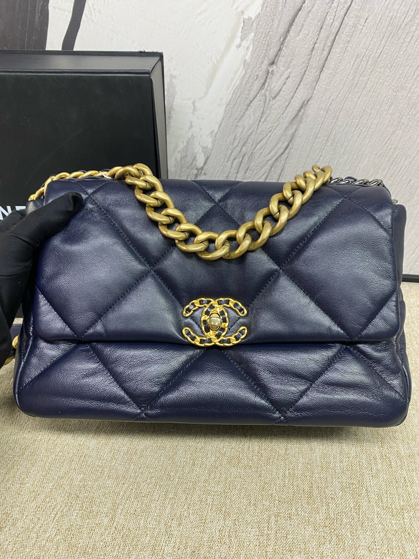 Chanel - 19 Flap Bag - Lambskin leather - Navy - (Medium)