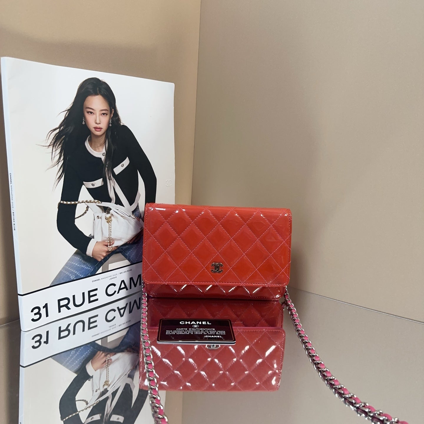 Chanel - Wallet on Chain (WOC) - Patent leather - Vibrant Orange-Red with Pink accents - (Mini)