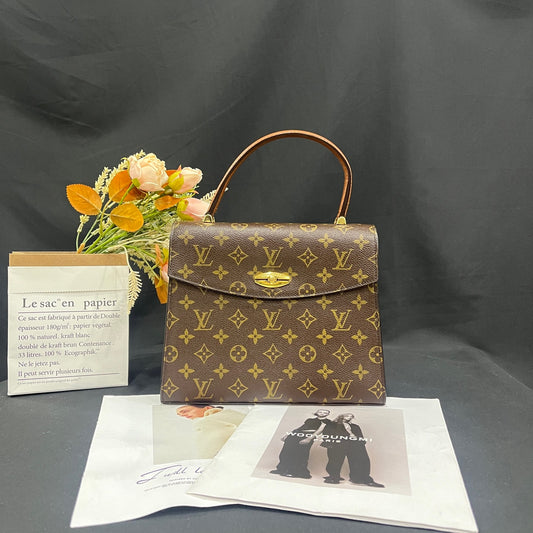 Louis Vuitton - Vintage Monogram Top Handle Flap Bag - Monogram Canvas with Vachetta leather trim - Brown - (Medium)