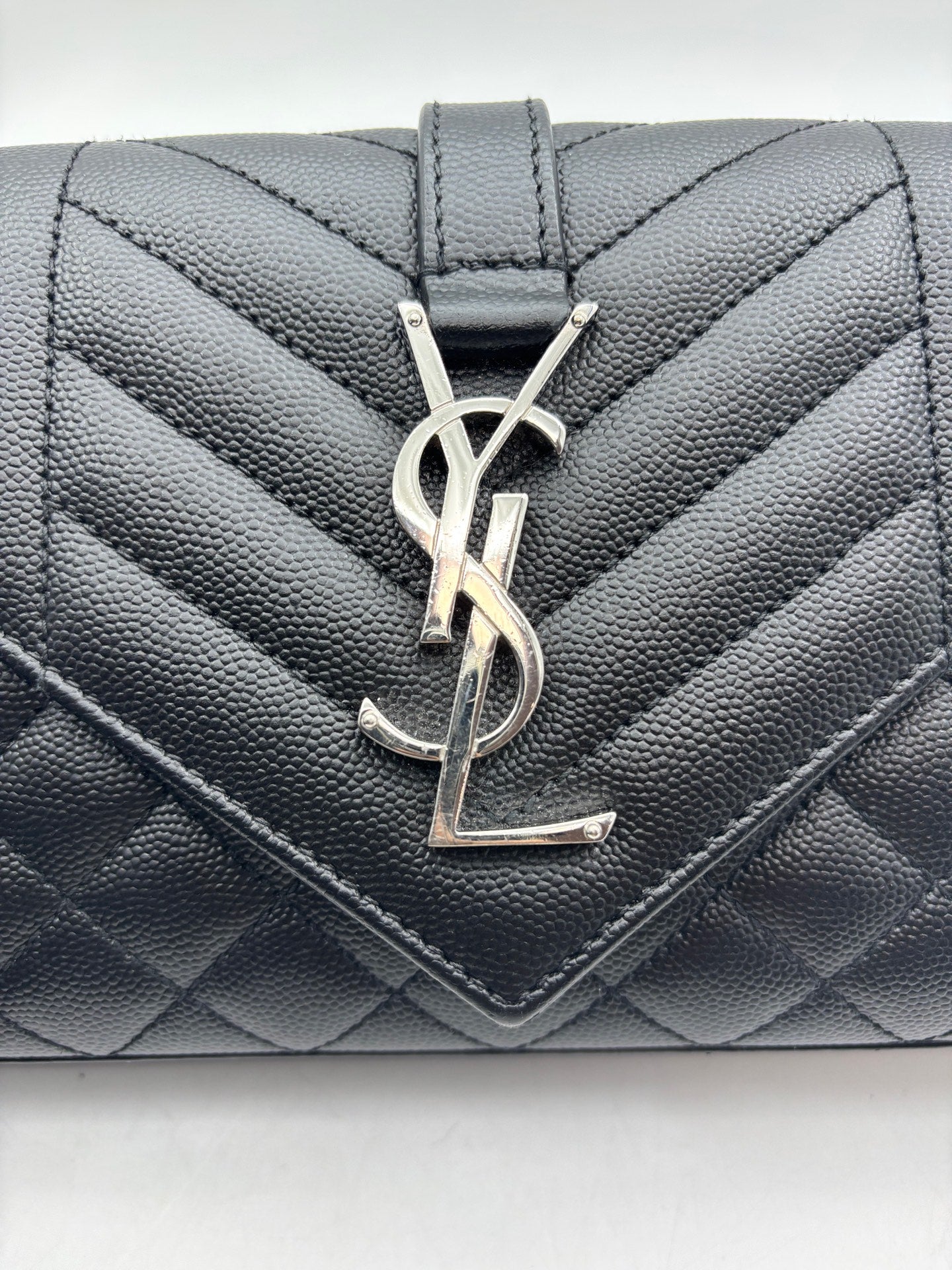 Saint Laurent - Envelope - Caviar cowhide leather - Black - (medium)
