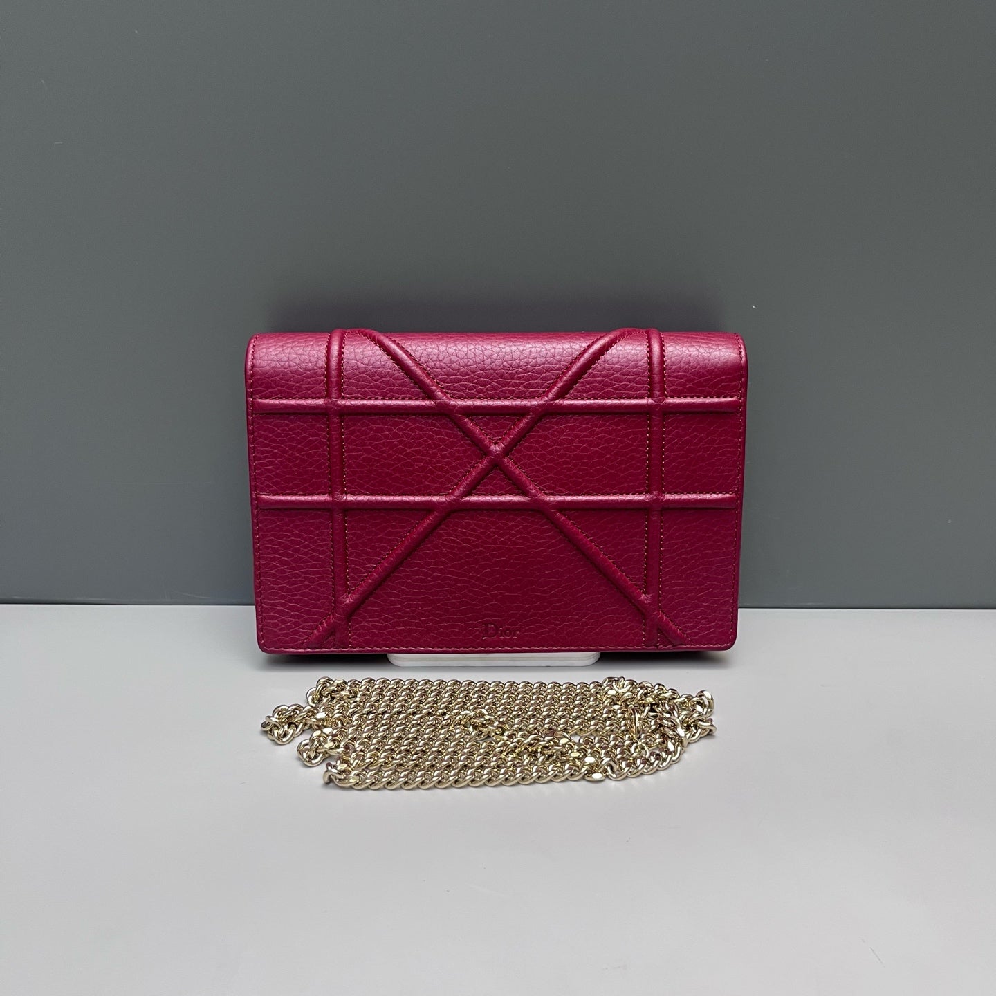 Dior - Shield WOC Chain Crossbody Bag - Grained leather - Red - (mini)