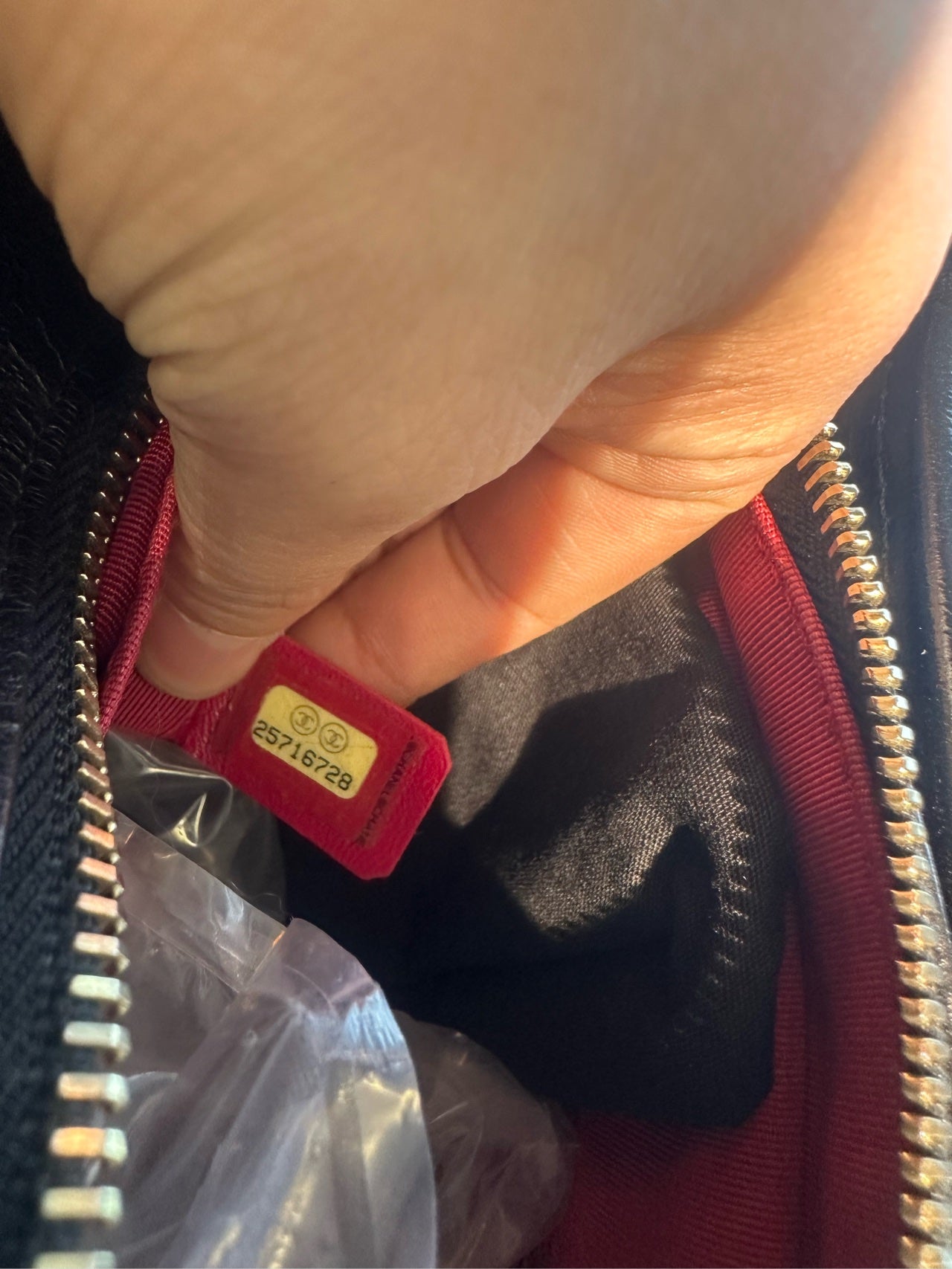 Chanel - Gabrielle Hobo Bag - Aged calfskin and polished calfskin leather - Black - (Medium)