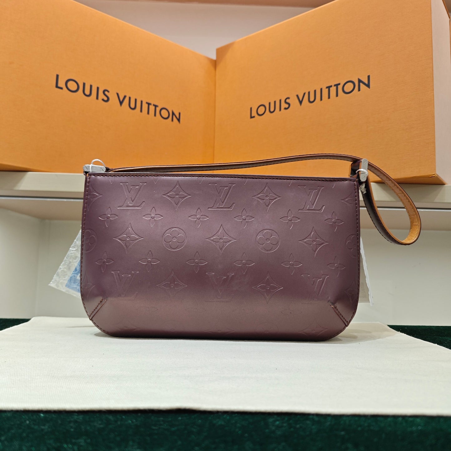 Louis Vuitton - Pochette Accessoires - Patent leather - Purple - (mini)