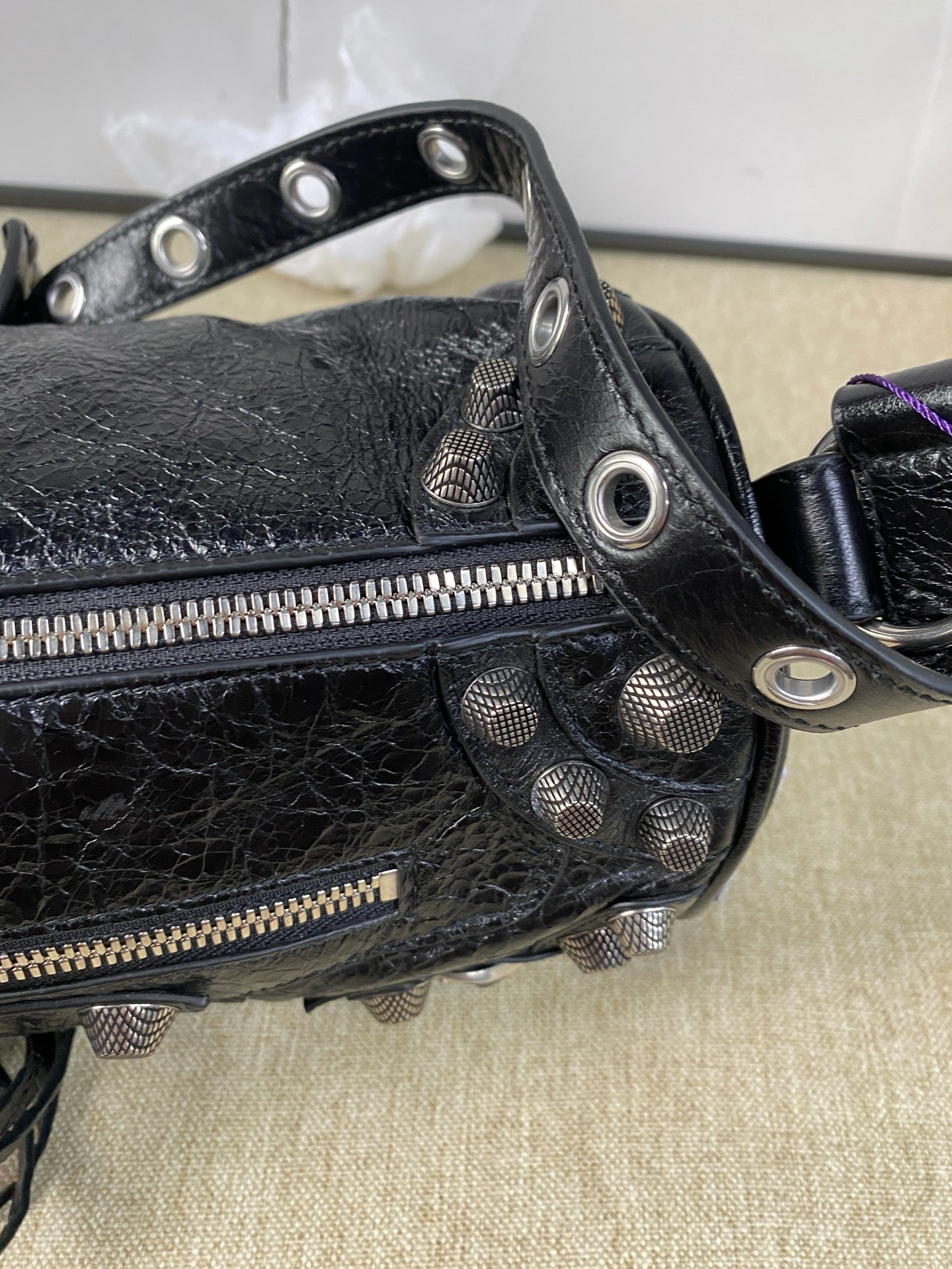 Balenciaga - Le Cagole Cylinder Bag - Cracked calfskin leather - Black - (small)