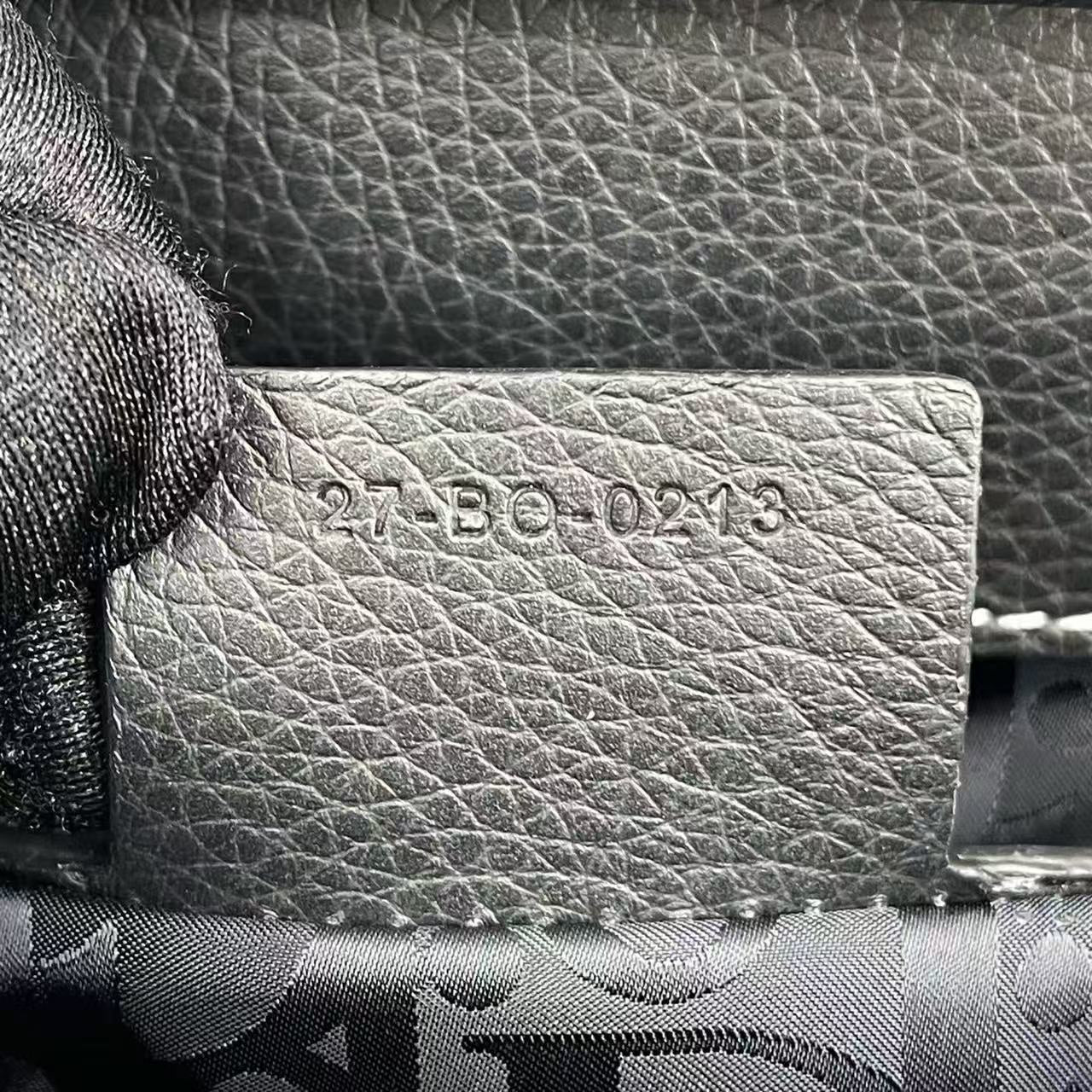 Dior - Saddle Sling Bag 1ADBO022YKK_H00N - Grained cow leather - Black - (medium)