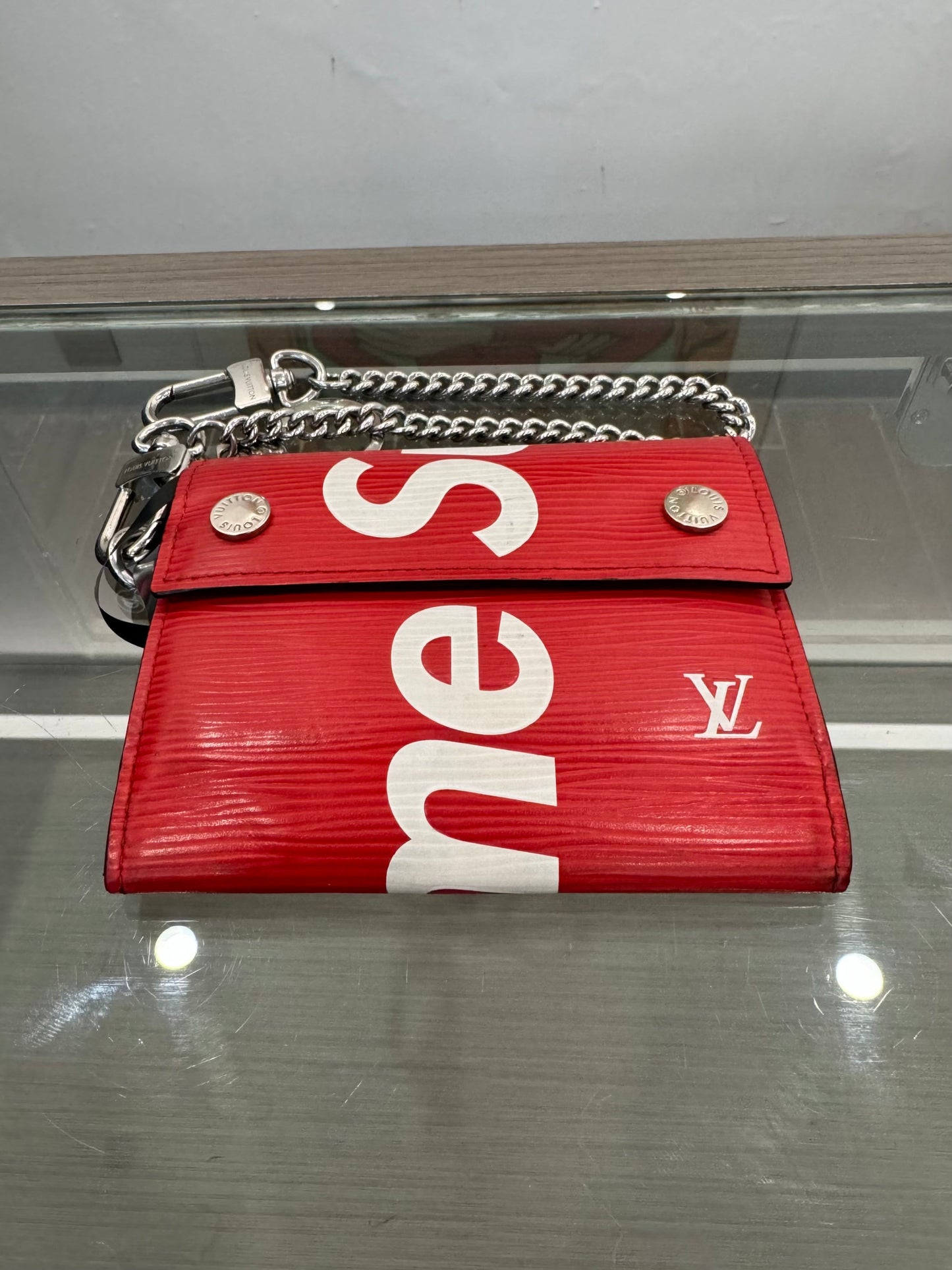 Louis Vuitton - Louis Vuitton x Supreme Chain Wallet M67540 - Cowhide leather - Red - (Small)