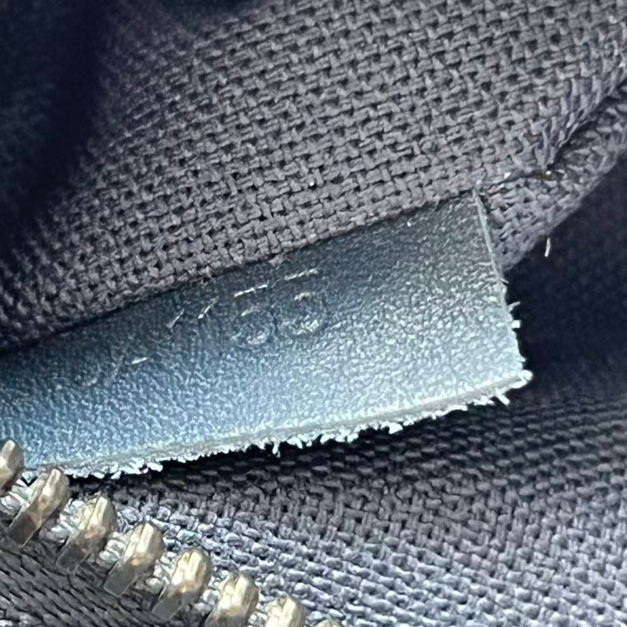 Louis Vuitton - District PM Messenger Bag - Leather - Blue - (medium)