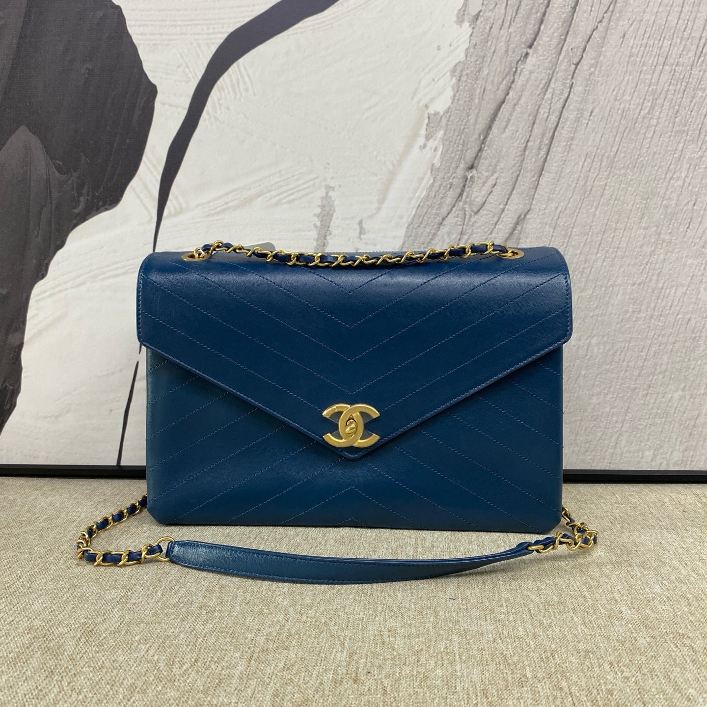 Chanel - V-Stitch Envelope Flap Bag - Calfskin leather - Blue - (Medium)
