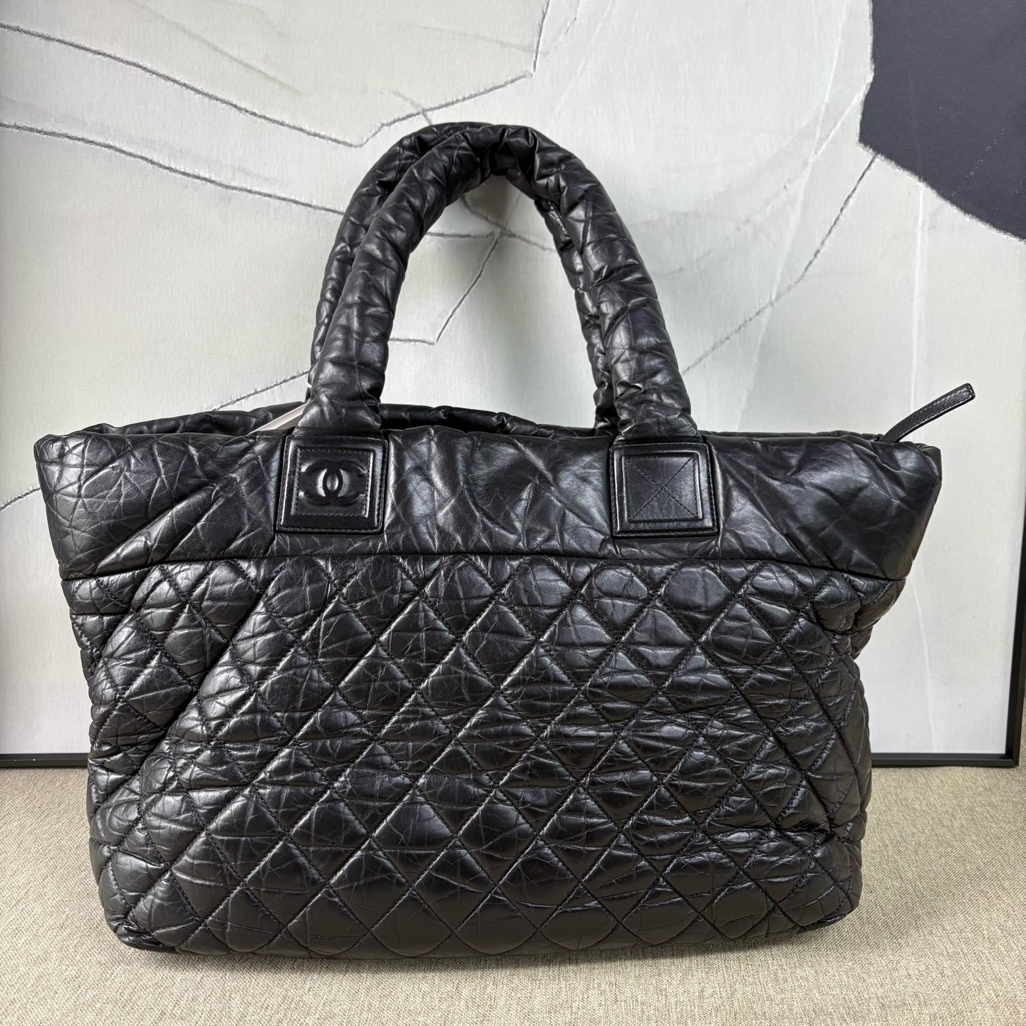 Chanel - Cocoon Puffer Tote - Oiled Waxed Calfskin Leather - Black - (Medium)