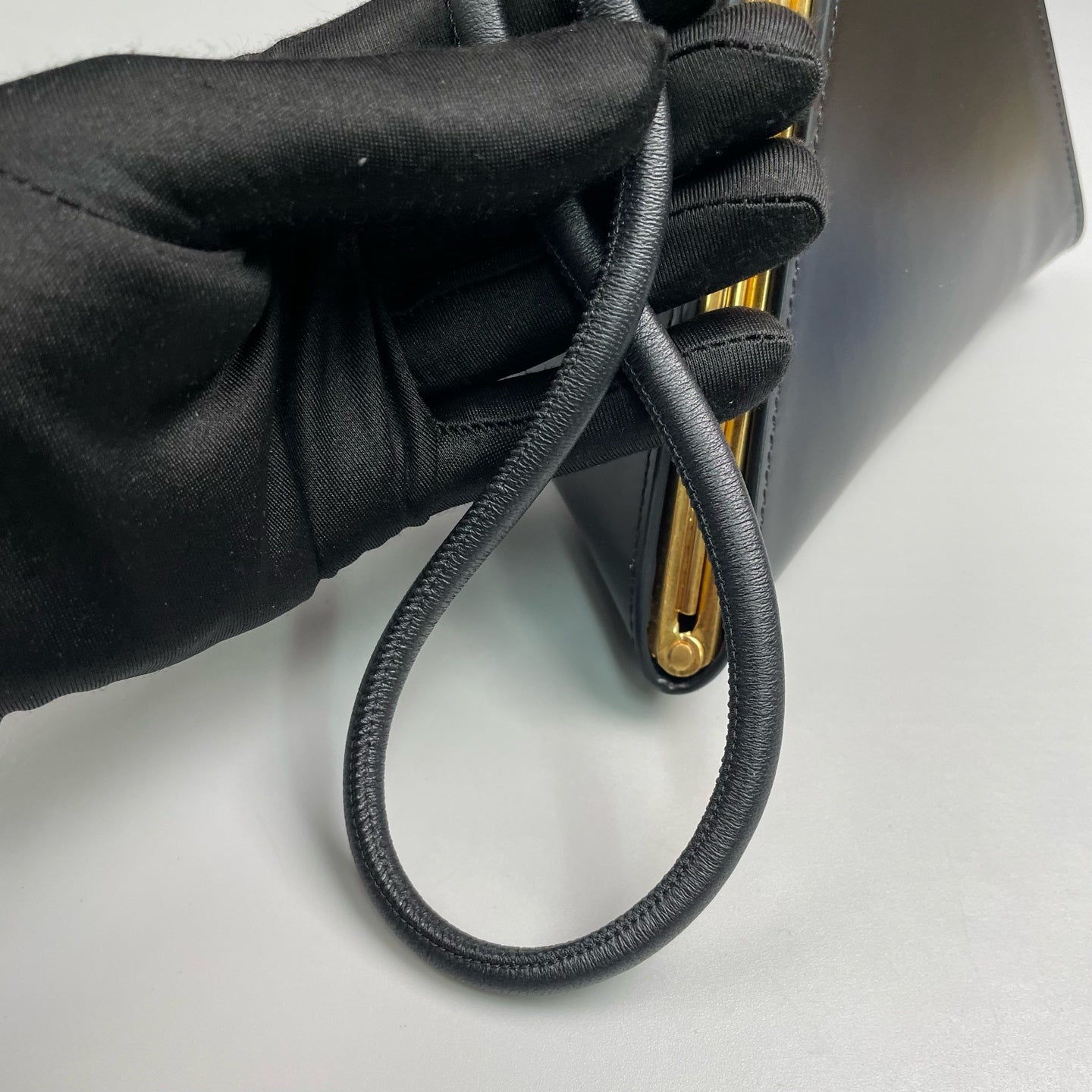 Bottega Veneta - Triangle Clutch - Leather - Black - (mini)