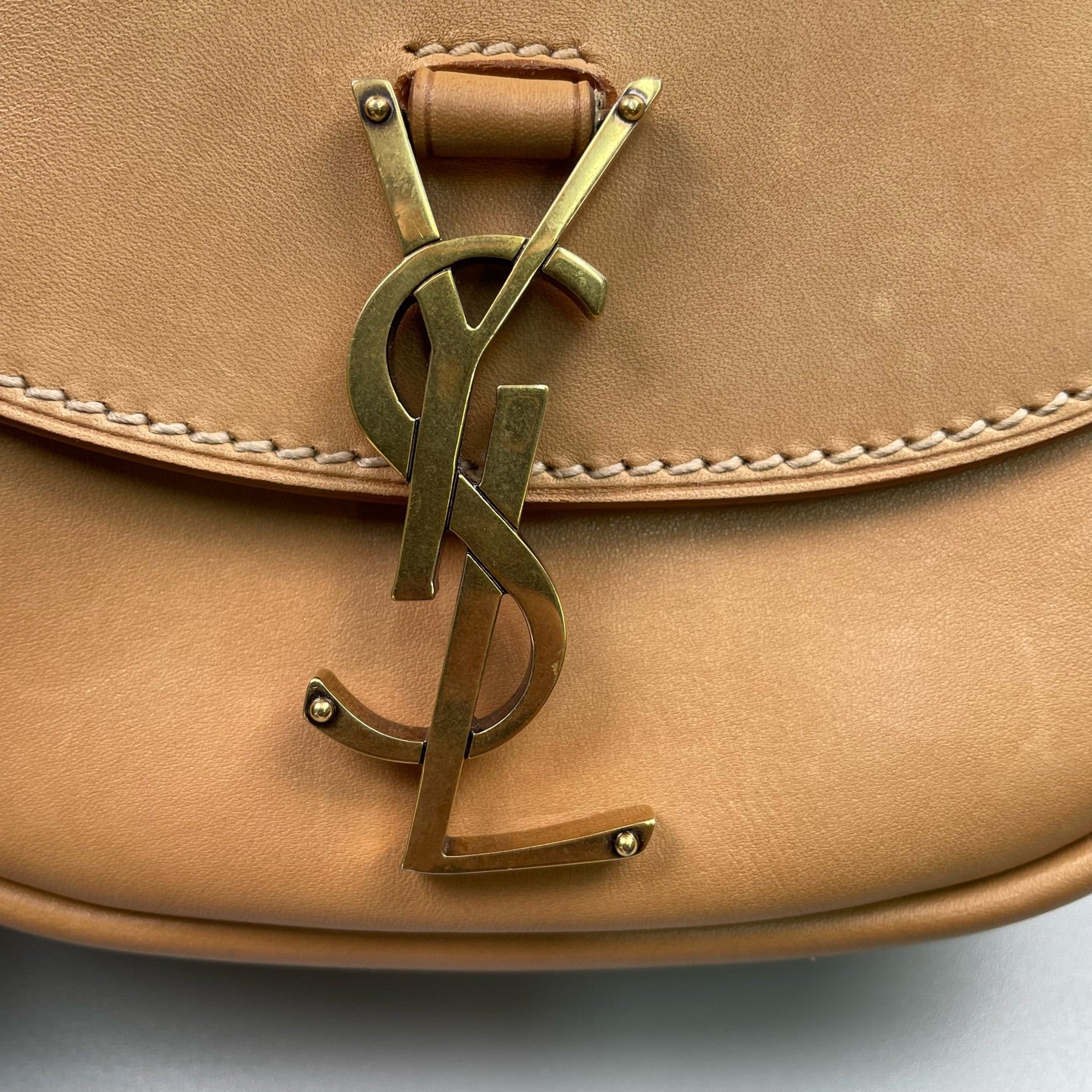 Saint Laurent - Kaia Mini Saddle Bag - Smooth calfskin leather - Camel - (mini)