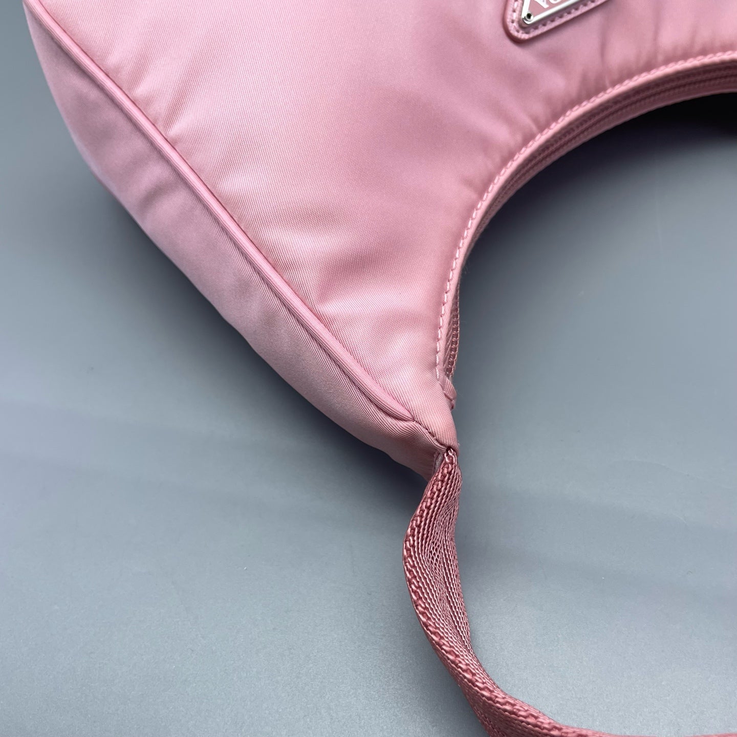 Prada - Re-Edition 2000 Nylon Shoulder Bag - Nylon - Pink - (mini)