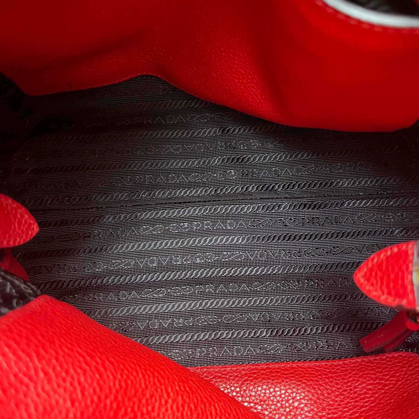 Prada - Galleria Tote - Grained calfskin leather - Red - (medium)