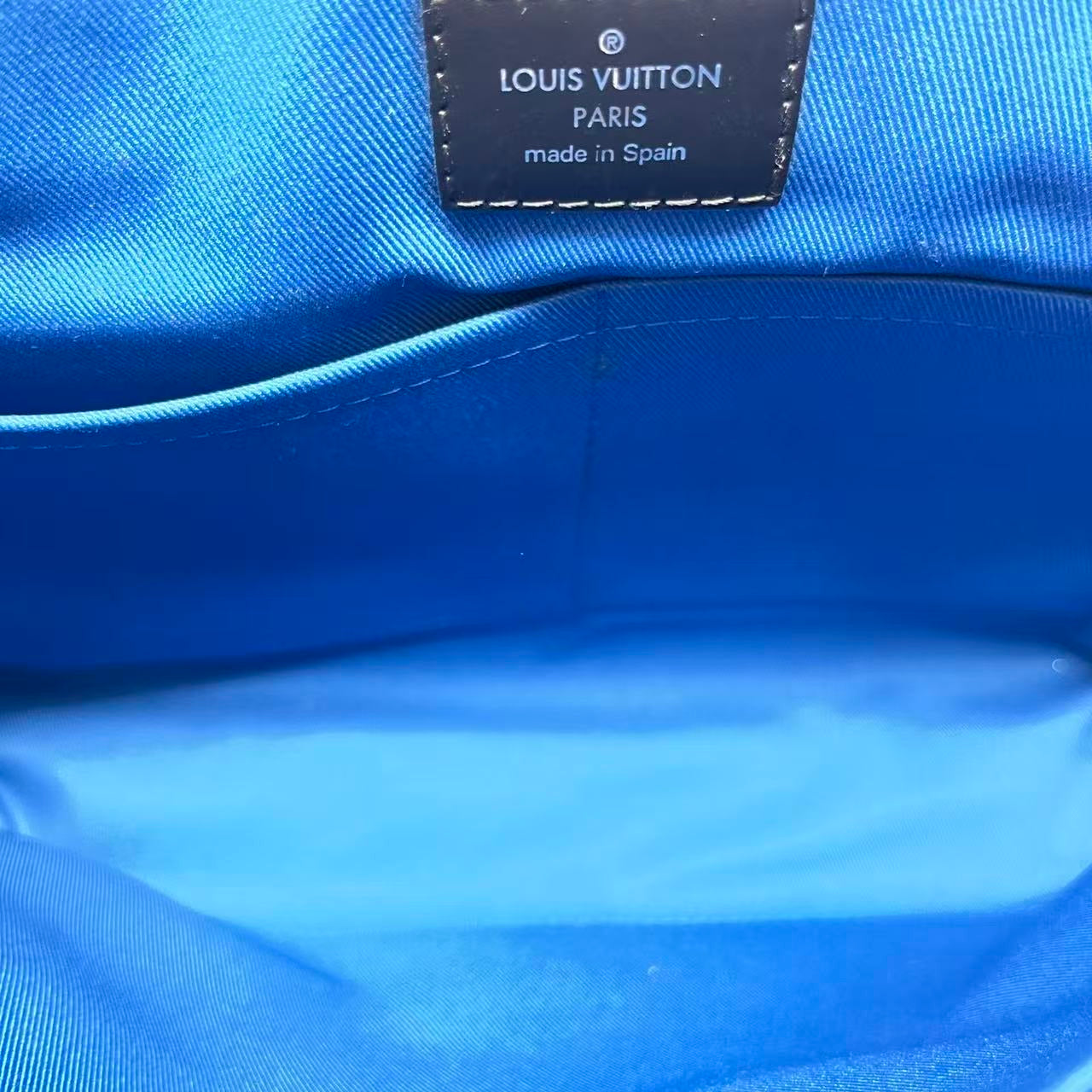Louis Vuitton - Damier Graphite Messenger Bag - Coated canvas with leather trim and textile strap - Black, Grey, and Blue - (Medium)