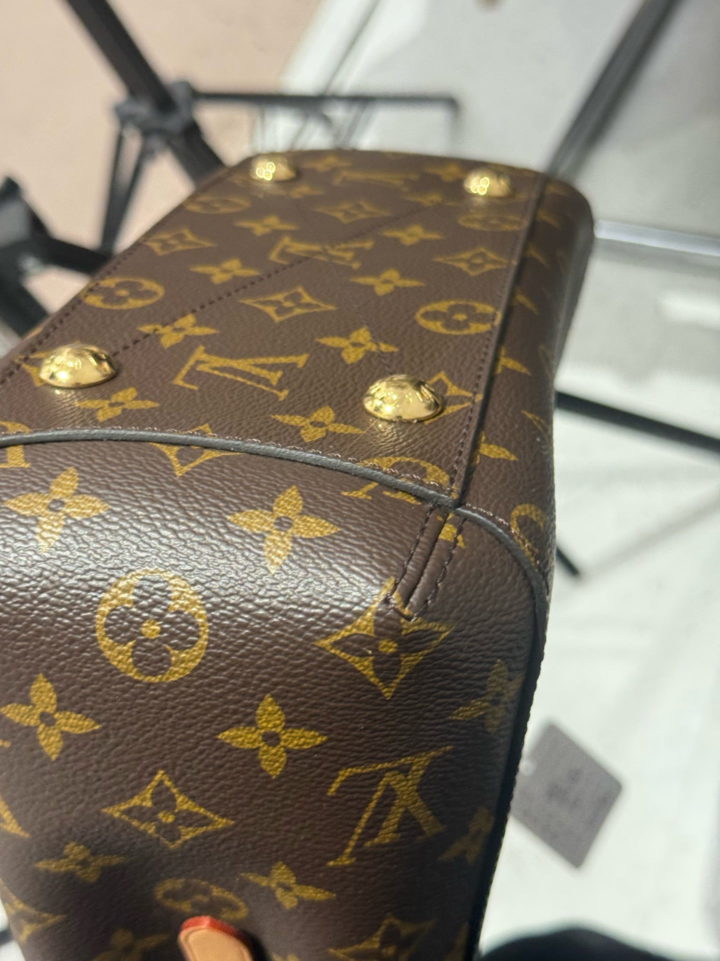 Louis Vuitton - Montaigne BB - Monogram canvas with natural cowhide leather trim - Brown - (medium)