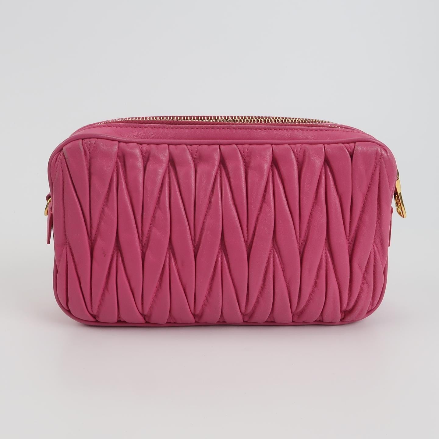 Miu Miu - Matelassé Camera Bag - Lambskin leather - Pink - (mini)