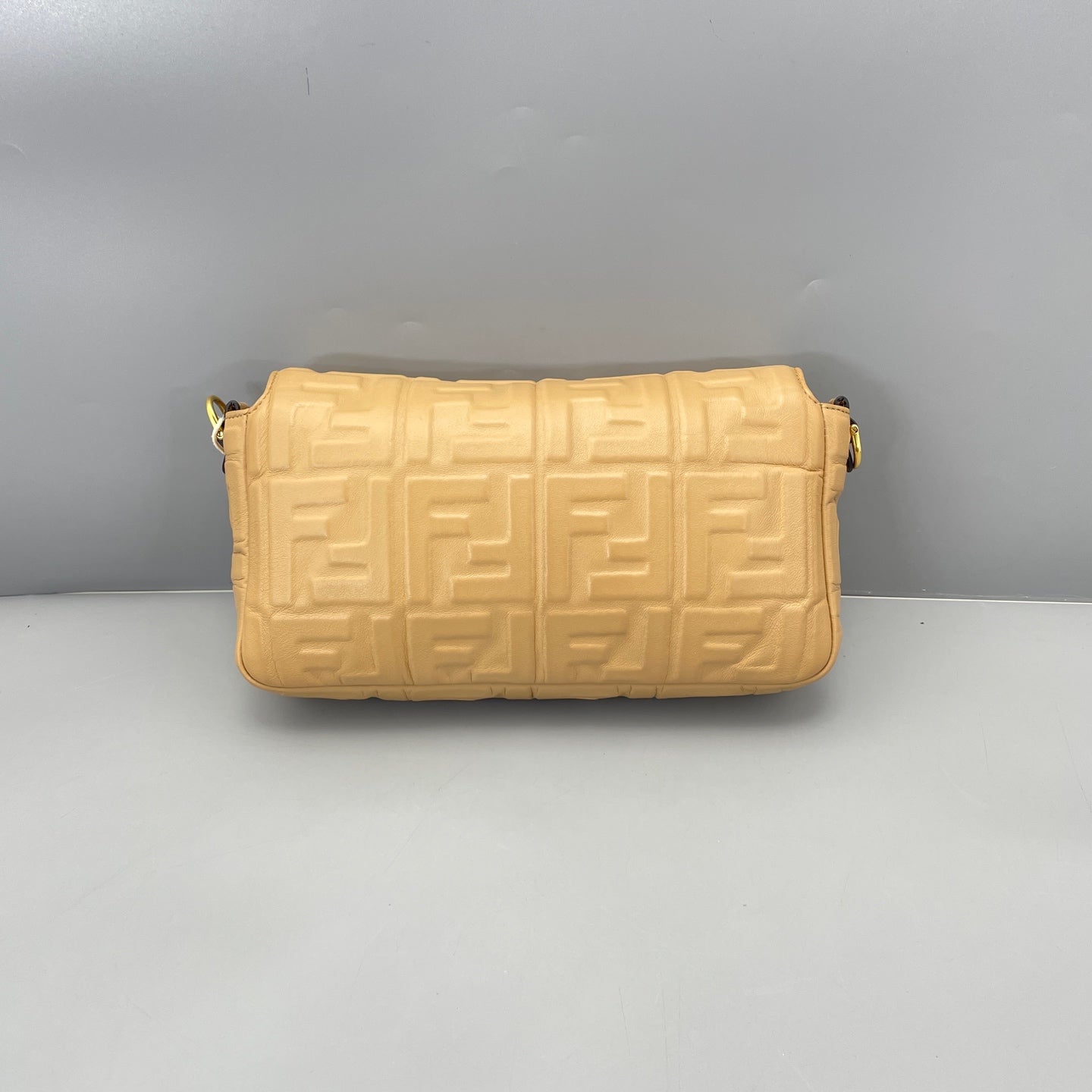 Fendi - Baguette - Leather - Beige - (medium)