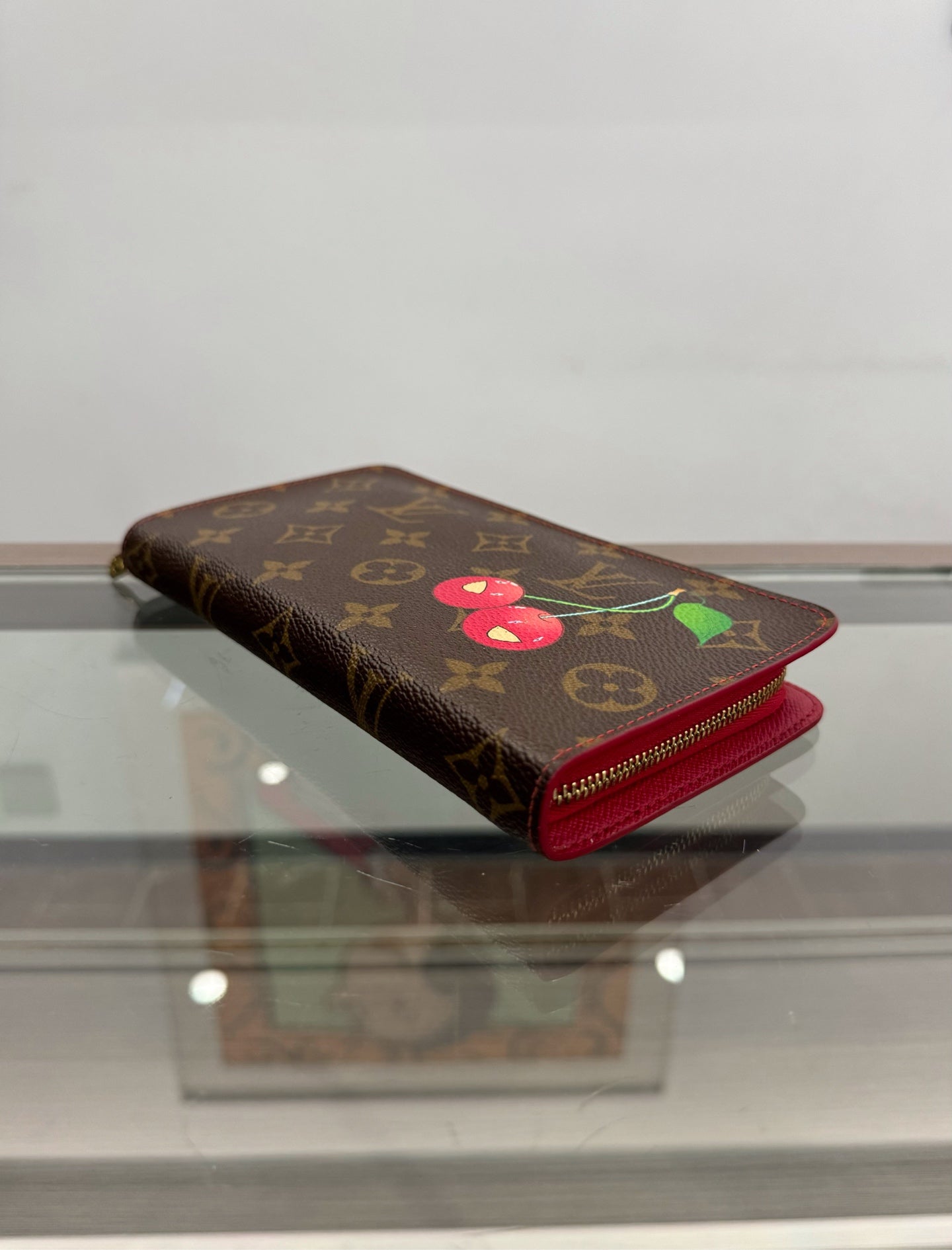 Louis Vuitton - Zippy Wallet Monogram Cerises - Monogram coated canvas with leather interior - Brown - (Small)