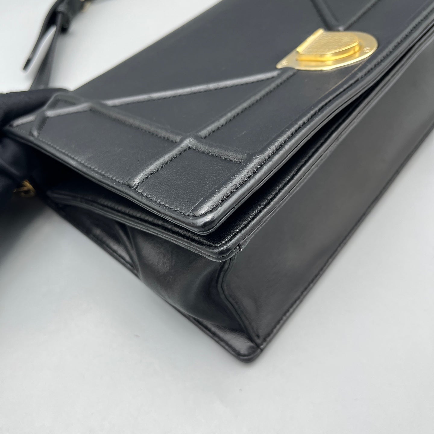 Dior - Diorama Bag - Grained Calfskin Leather - Black with Gold-Tone Hardware - (medium)