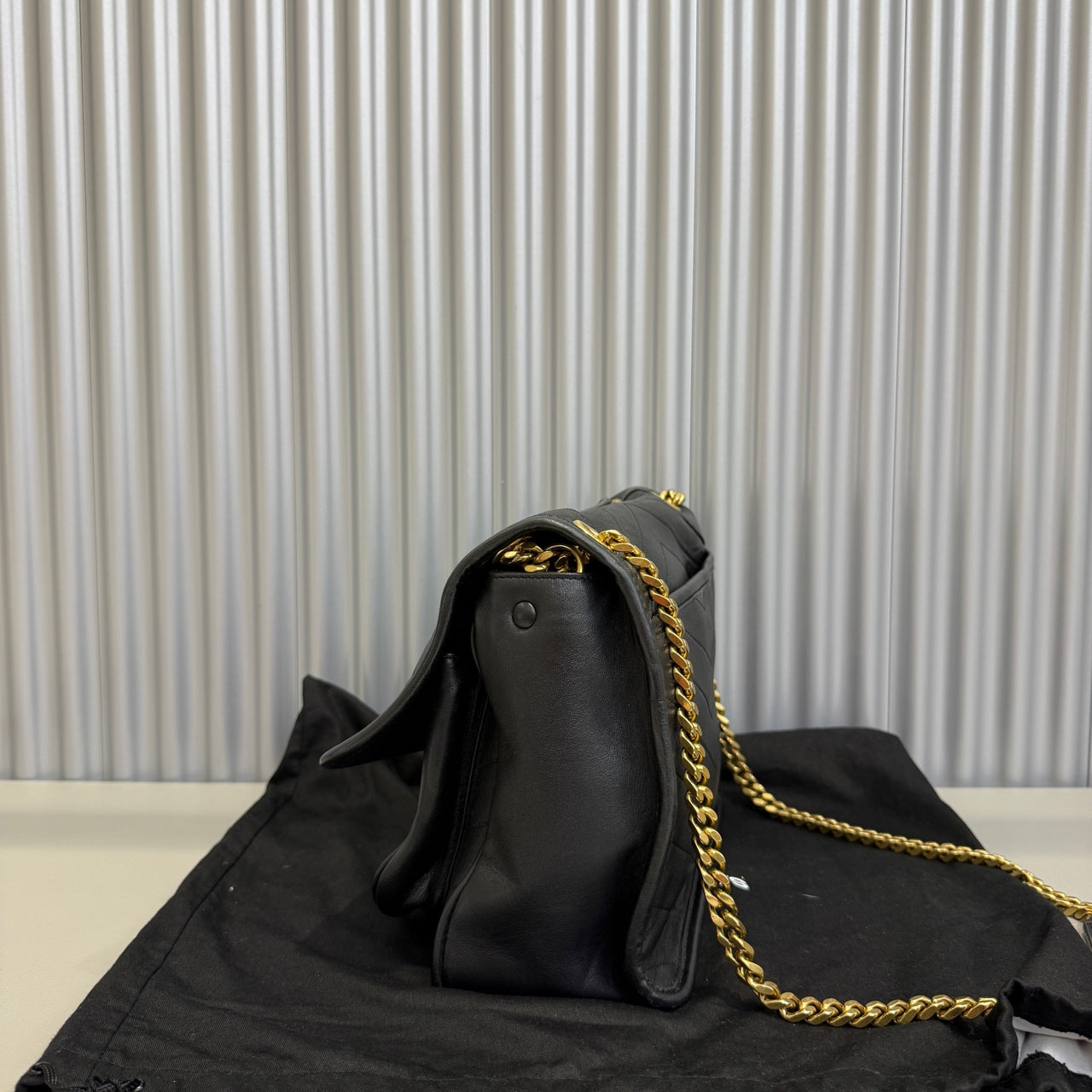 Saint Laurent - Niki Medium - Matte cowhide leather - Black - (medium)