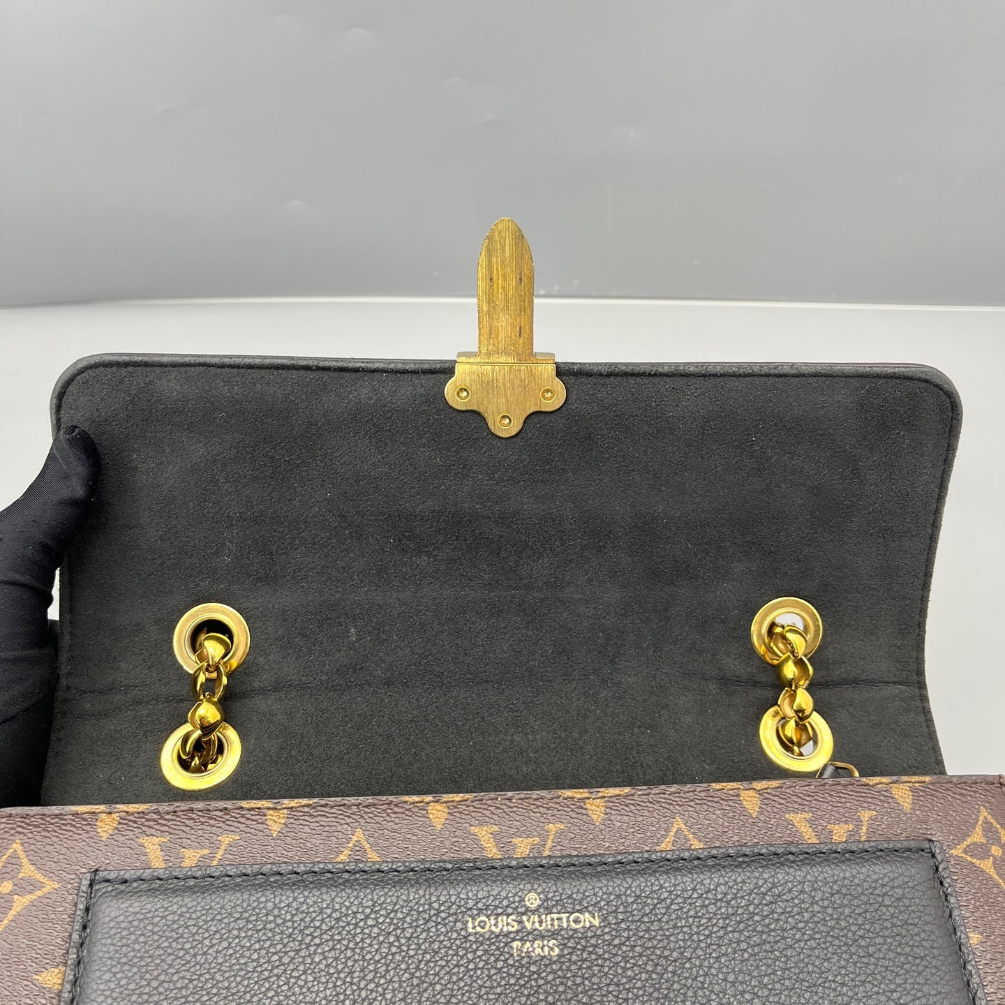 Louis Vuitton - Victoria Chain Bag - Monogram coated canvas with leather trim - Brown - (Medium)