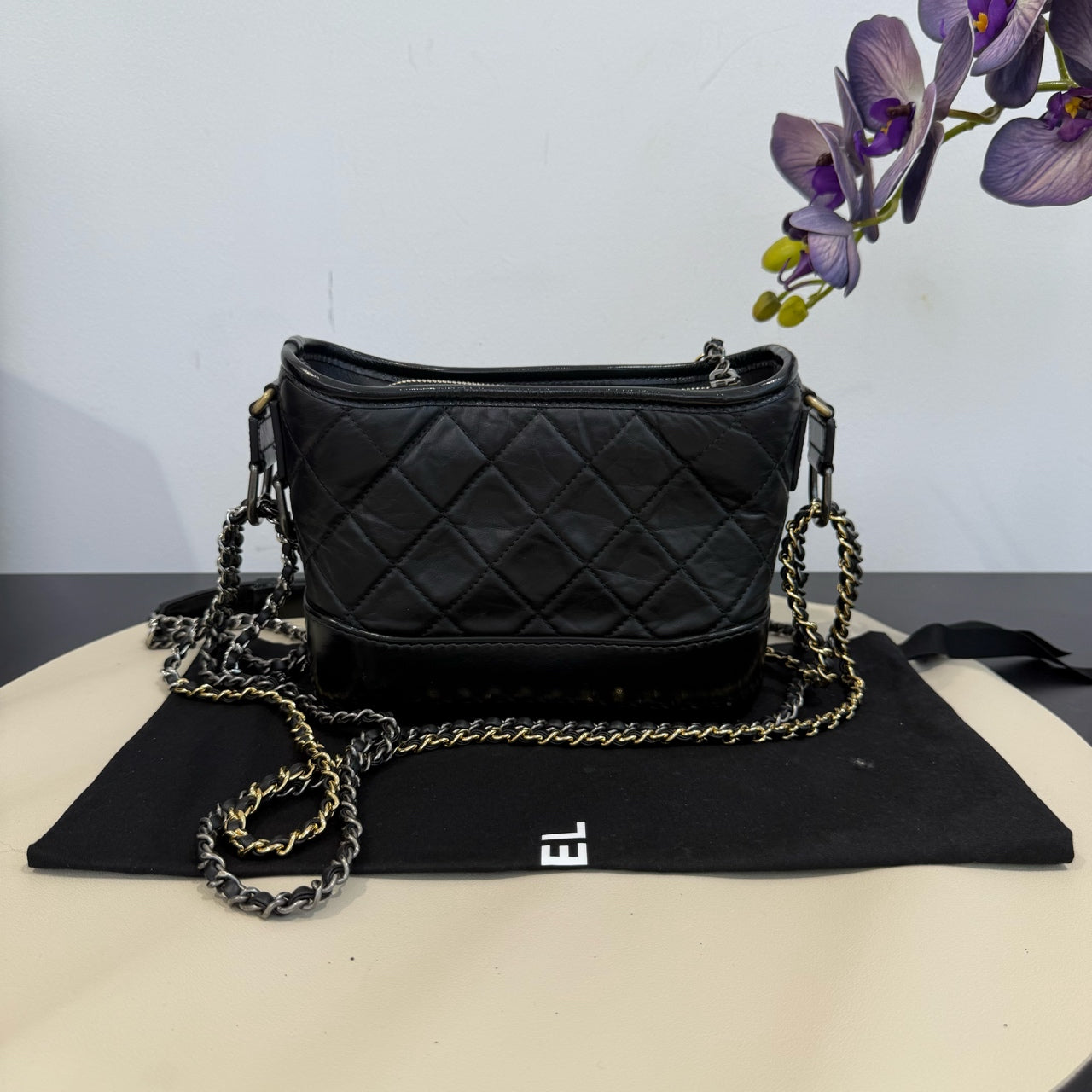 Chanel - Gabrielle Hobo Bag Small - Aged quilted calfskin and smooth calfskin leather - Black with mixed-tone hardware - (Small)