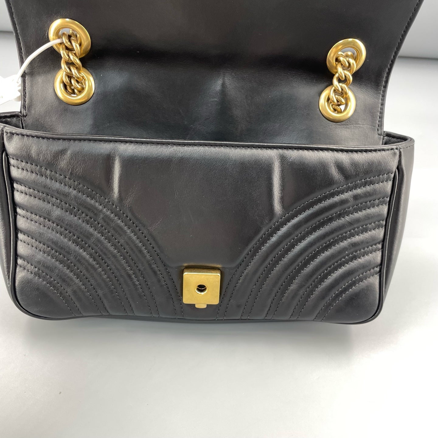 Gucci - GG Marmont Matelassé Shoulder Bag - Matelassé chevron leather - Black with Gold-Tone Hardware - (Medium)