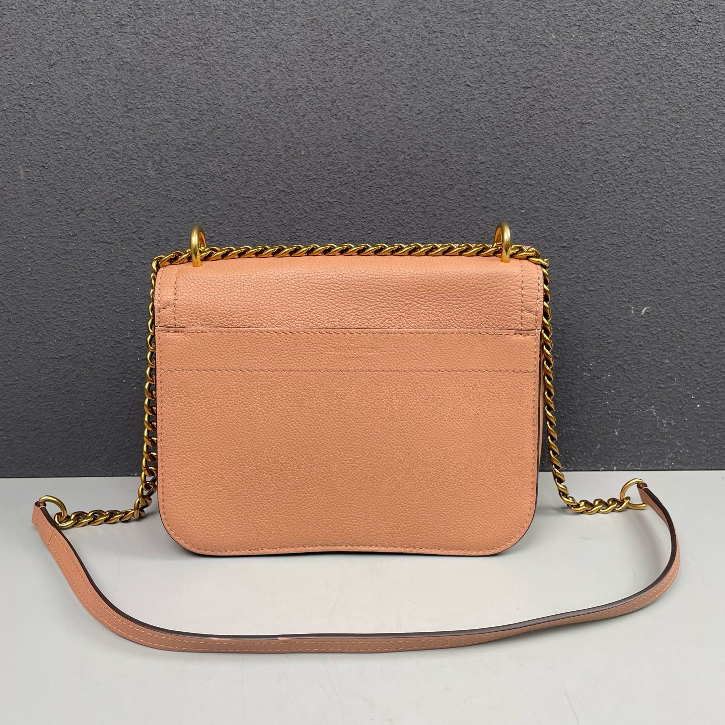 Louis Vuitton - Lockme Chain - Grained calfskin leather - Pink - (Small)