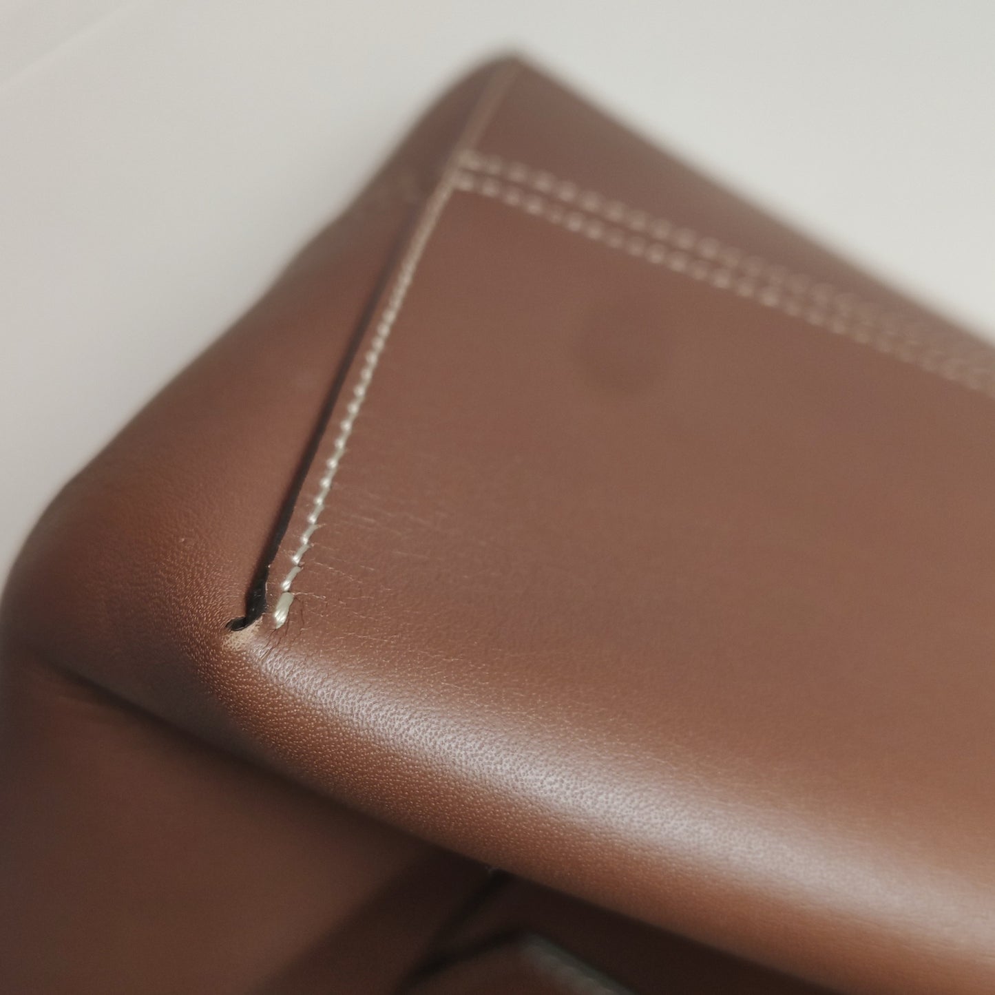 Burberry - Medium Pocket Bag - Grained leather - Brown - (Medium)