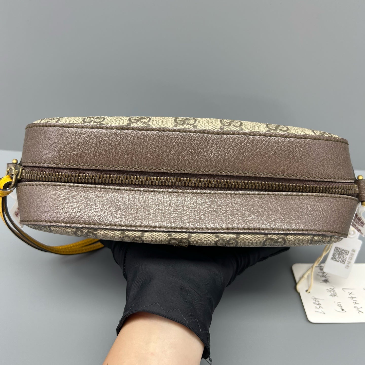 Gucci - GG Supreme Neo Vintage Camera Bag with Tiger Head - GG Supreme canvas with leather trim and fabric strap - Beige and brown with green and red accents - (Small)