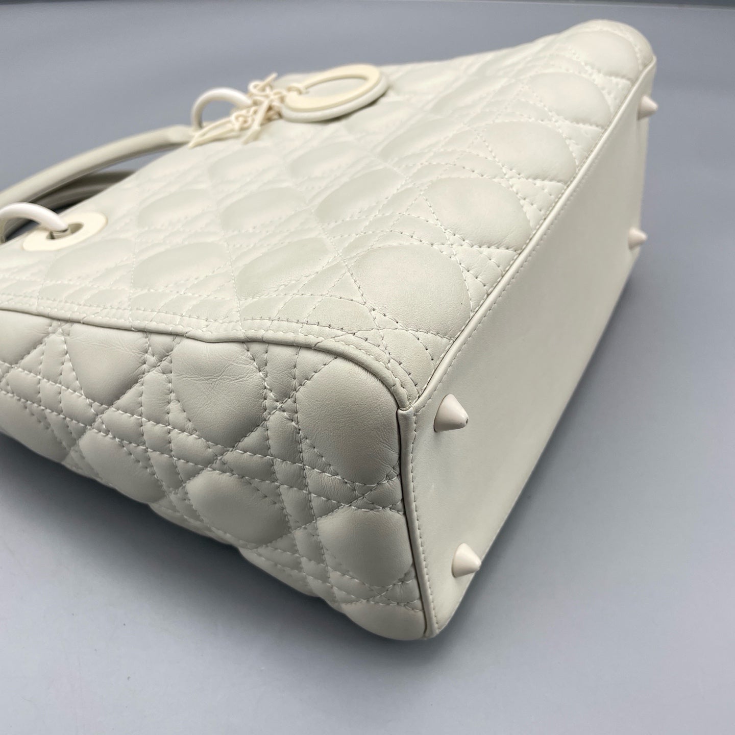 Dior - Lady Dior - Matte Calfskin Leather - White - (medium)