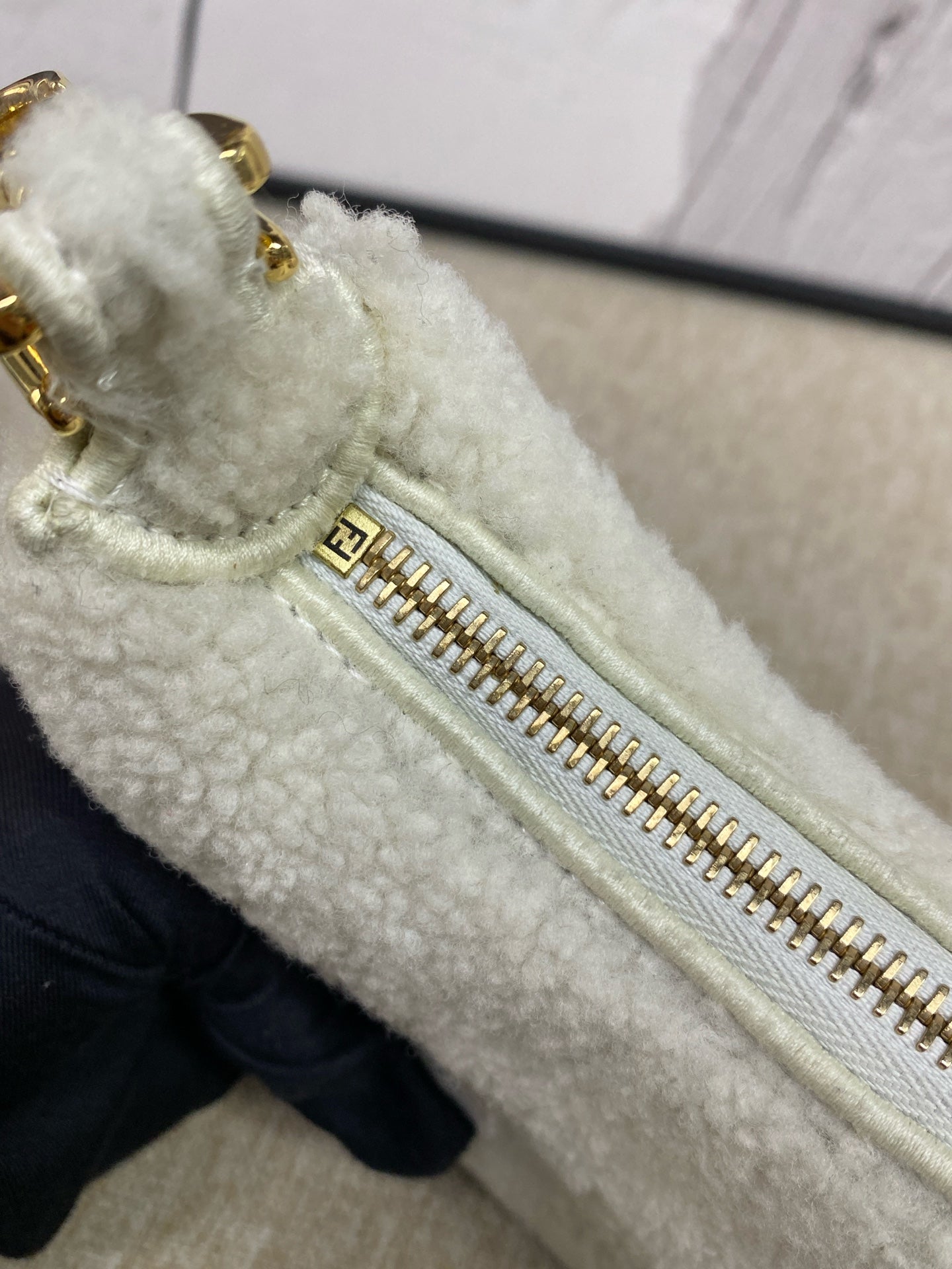 Fendi - Crescent Bag CE8629 - Lambswool felt - White with Gold-Tone Hardware - (mini)
