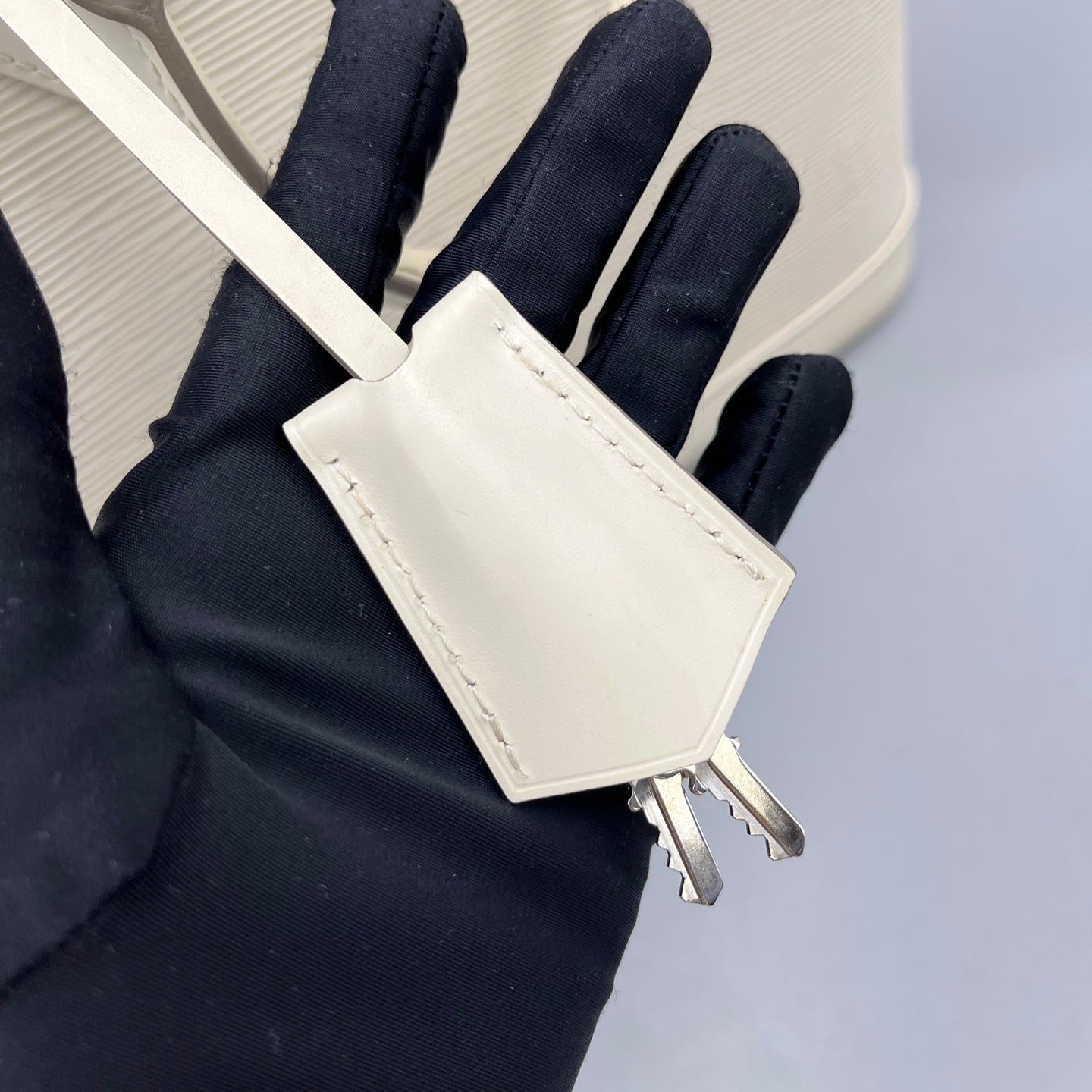 Louis Vuitton - Alma PM - Epi leather - White - (Medium)