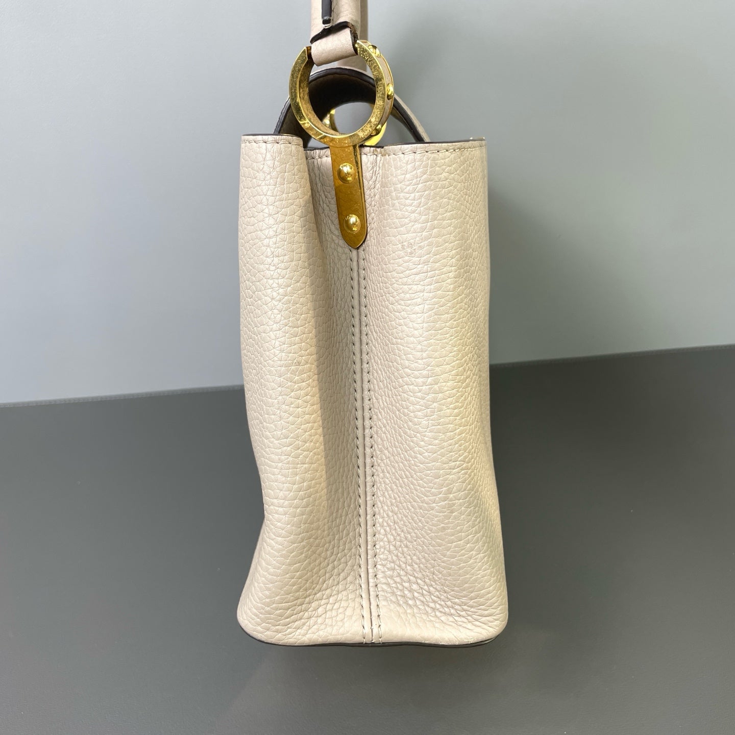 Louis Vuitton - Capucines - Leather - Grey - (medium)