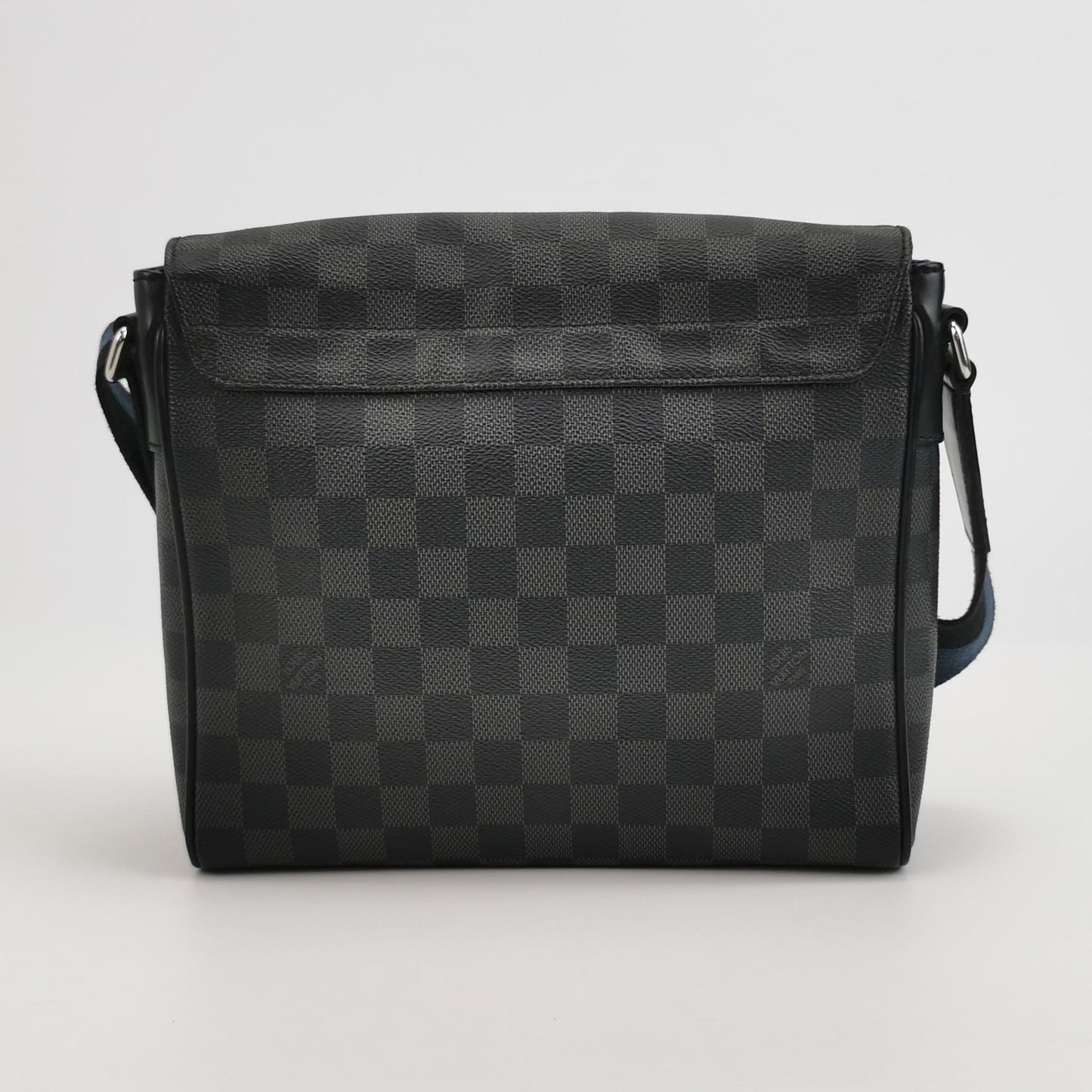 Louis Vuitton - District Messenger PM Bag - Damier Graphite coated canvas with leather trim - Grey - (medium)