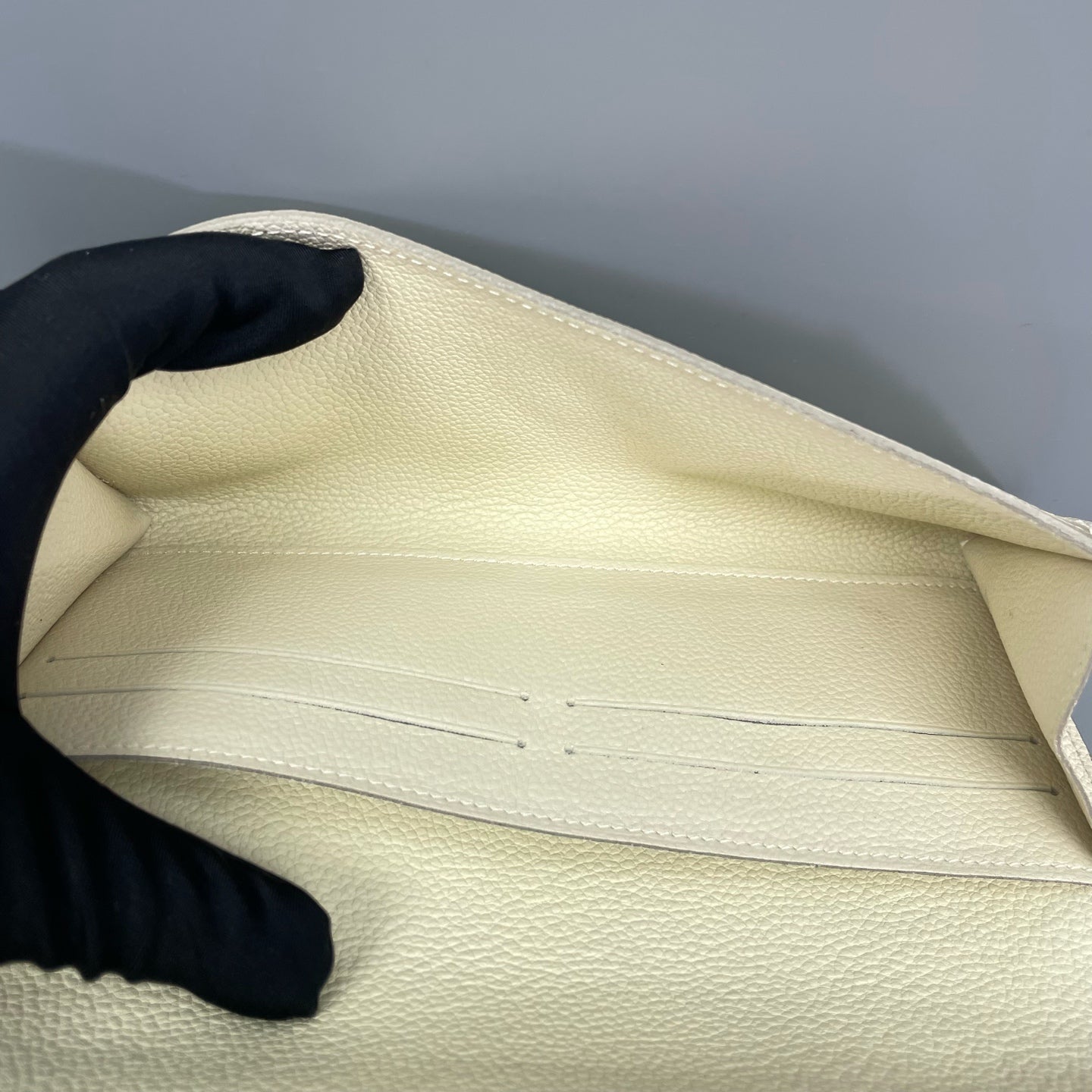 Louis Vuitton - Portefeuille Sarah (Two-in-one functionality) - Monogram Empreinte leather - White - (medium)