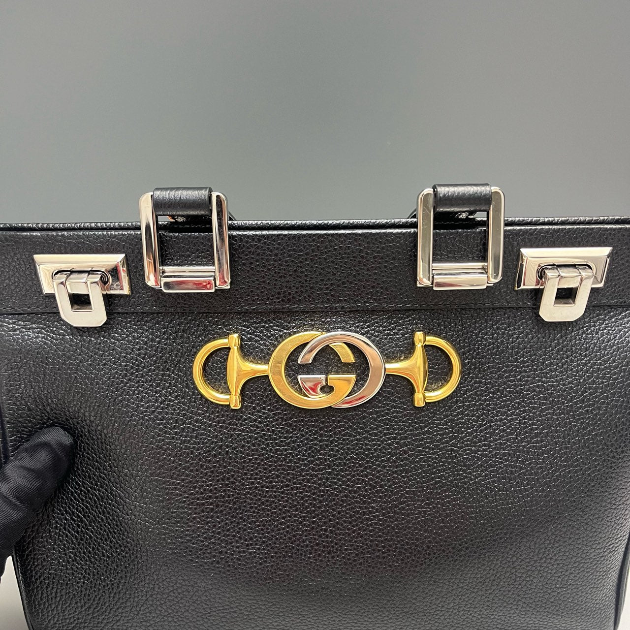 Gucci - Zumi - Pebbled leather - Black - (medium)