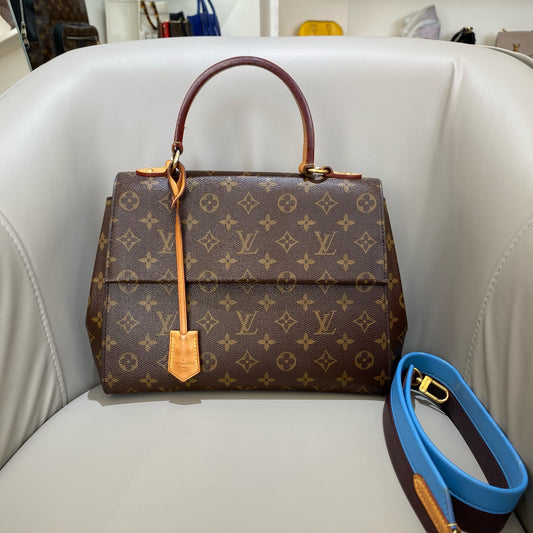 Louis Vuitton - Cluny MM - Monogram coated canvas with Vachetta leather trim - Brown - (Medium)