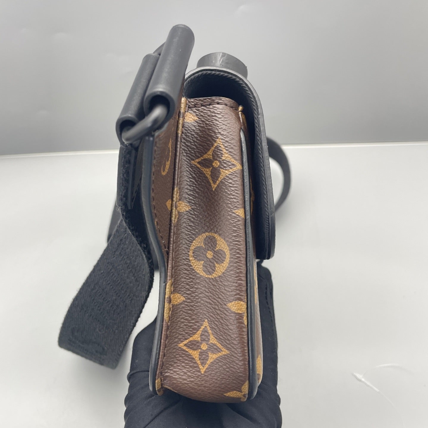 Louis Vuitton - S-Lock Messenger Belt Bag - Monogram coated canvas with leather trim - Brown - (small)