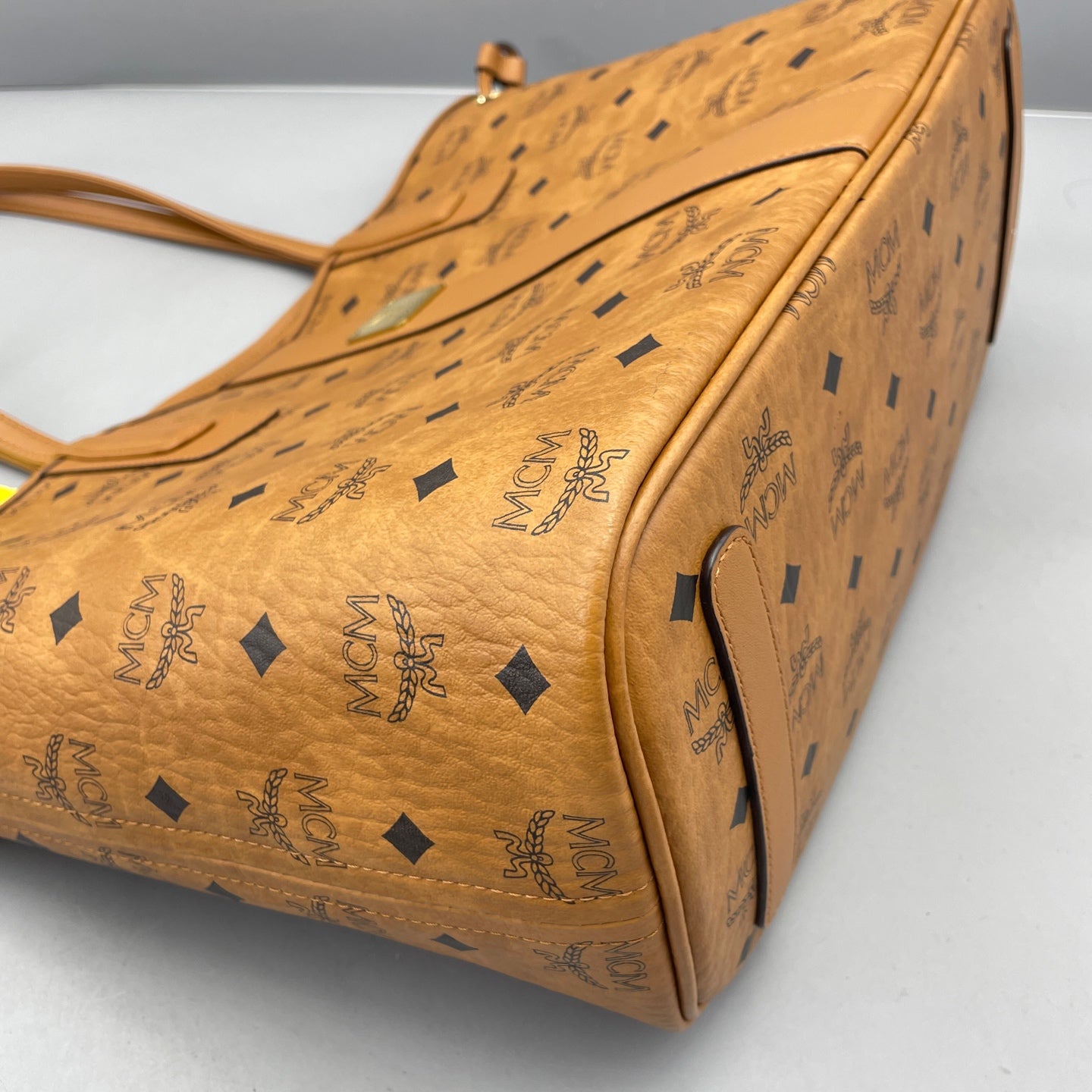MCM - Reversible Visetos Tote with Pouch - Visetos coated canvas with leather trim - Brown - (medium)