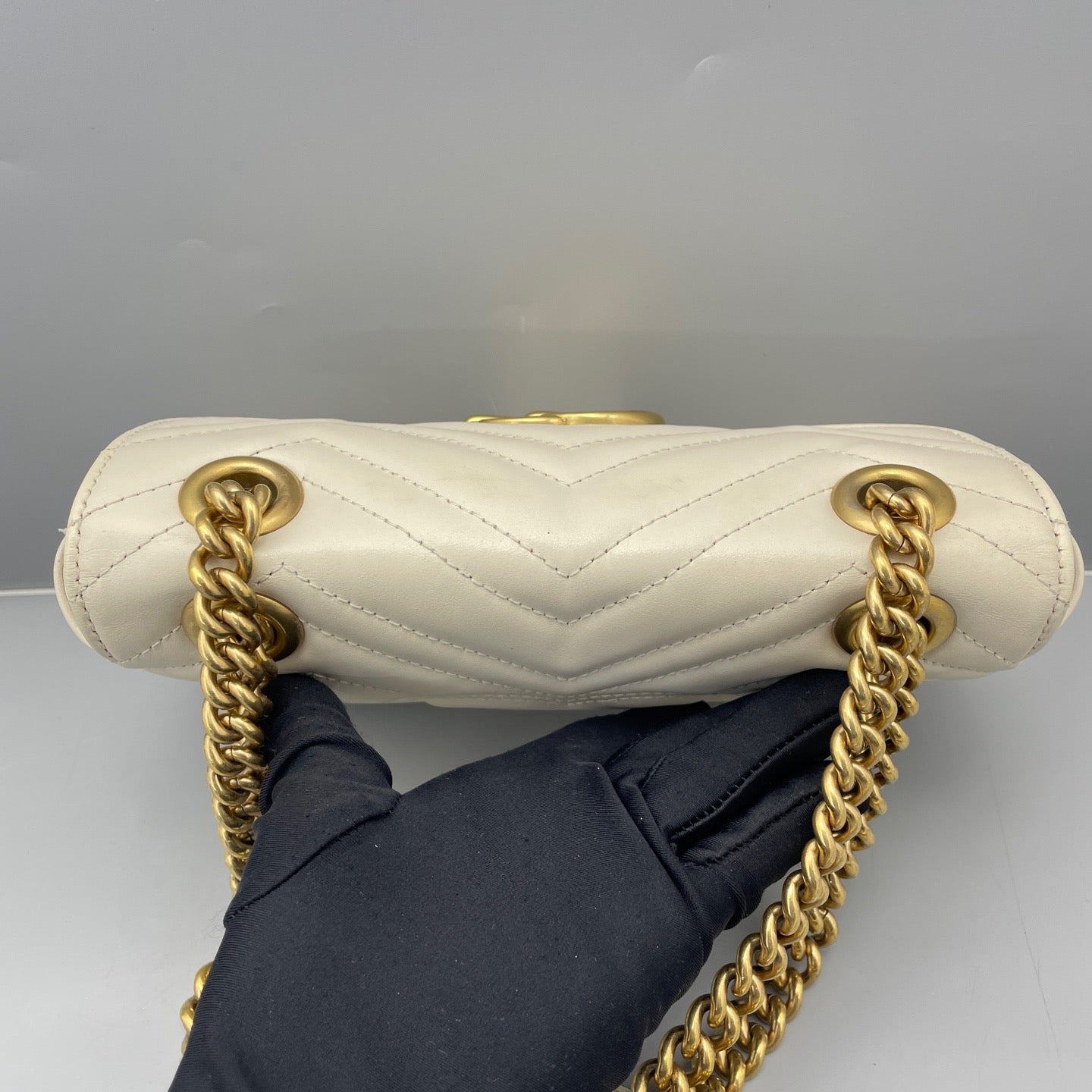 Gucci - GG Marmont Matelassé Small Shoulder Bag - Calfskin leather - White - (Small)